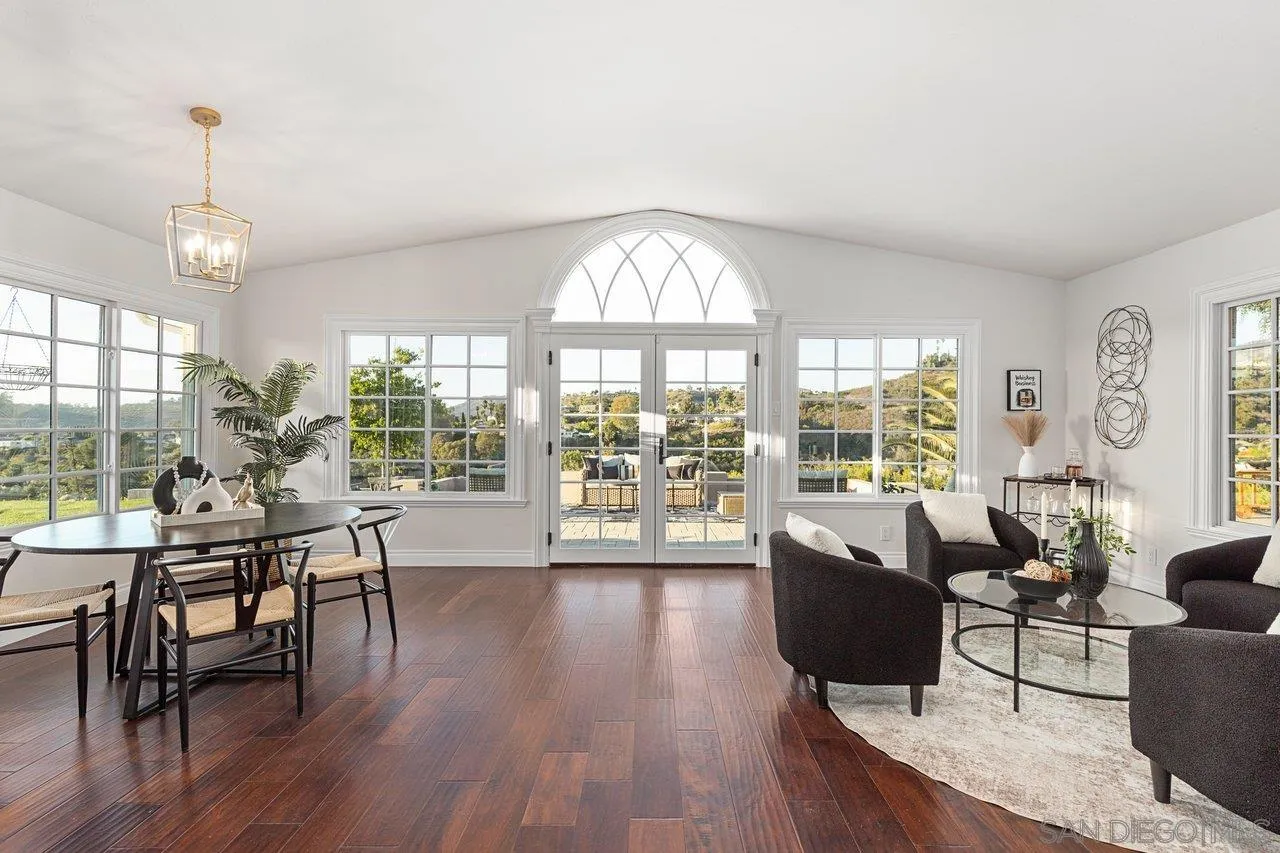 https://cdn.realtyfeed.com/cdn/127/250037104/00f123142e3a175be8d2581c08581f70.webp