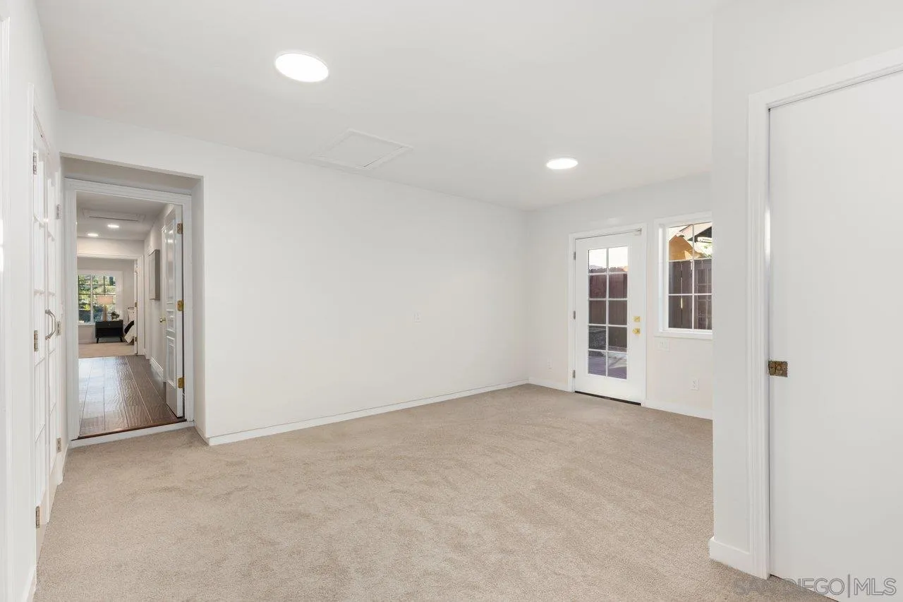 https://cdn.realtyfeed.com/cdn/127/250037104/0742311fa257cbfc919d33b5b795d18e.webp