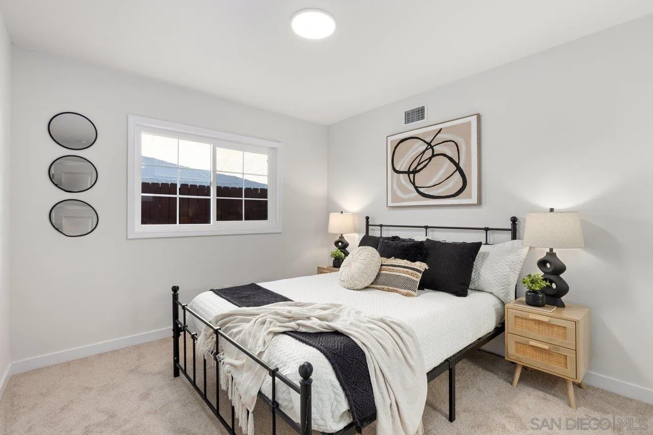 https://cdn.realtyfeed.com/cdn/127/250037104/09f004c562884c97704bcef566ed0db3.webp