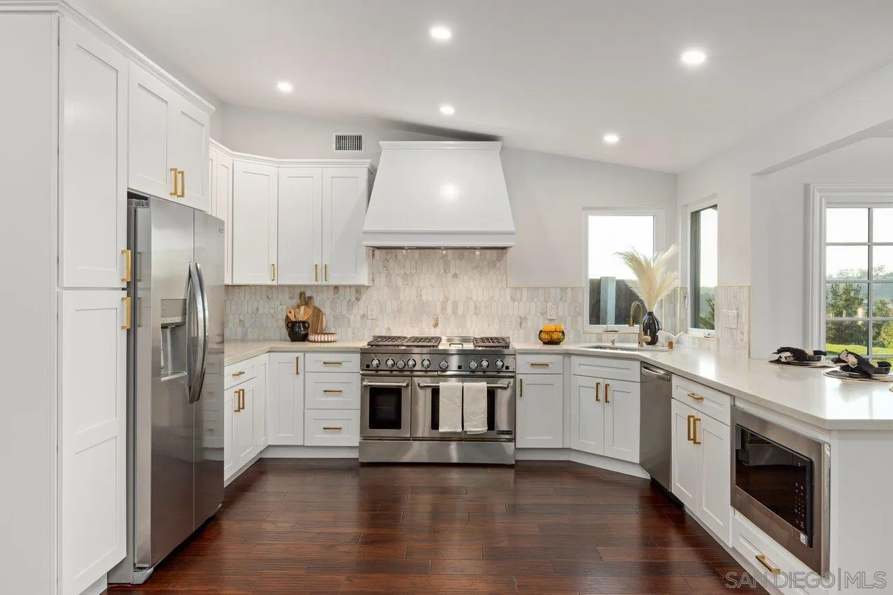 https://cdn.realtyfeed.com/cdn/127/250037104/163bd69dde31d421bde4356a16893cc5.webp