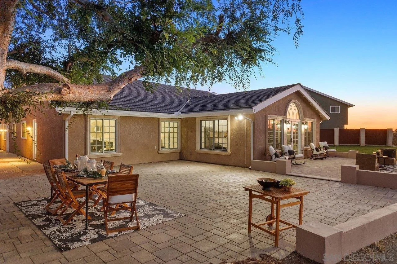 https://cdn.realtyfeed.com/cdn/127/250037104/a59a79c0f8a70df8428c2a747d52ba74.webp