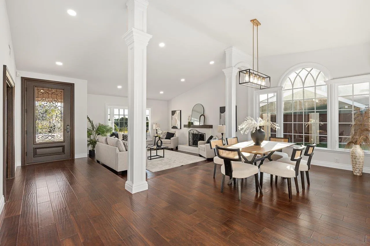 https://cdn.realtyfeed.com/cdn/127/250037104/c8b5056a0c6ddea68d80ee31a2b8f3b3.webp