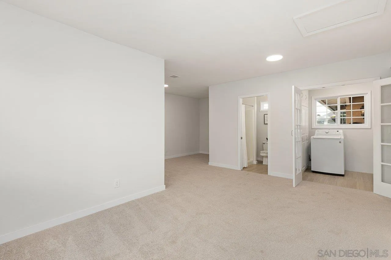 https://cdn.realtyfeed.com/cdn/127/250037104/d261f0cc027261b32ee214c51214b6eb.webp