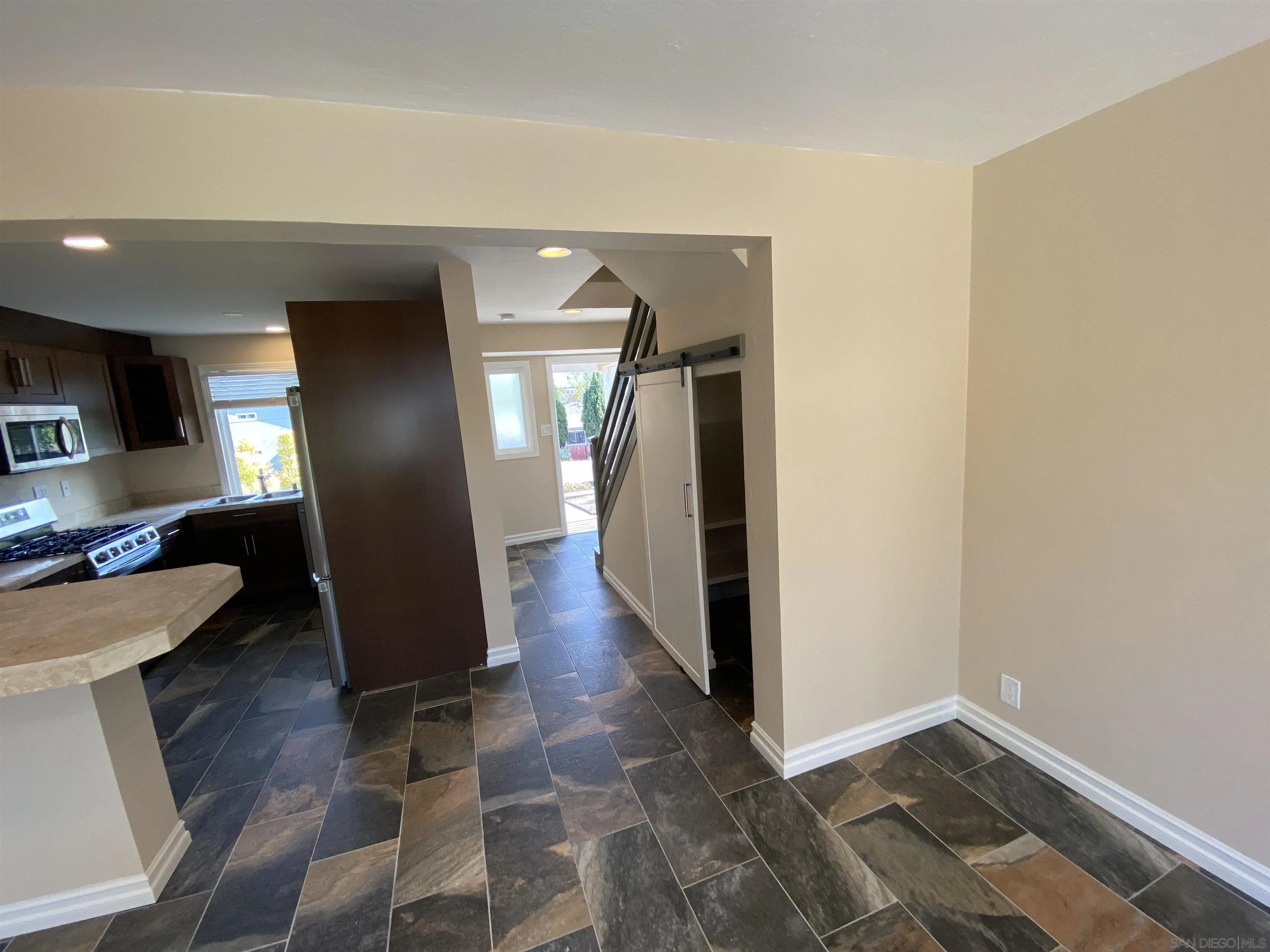 https://cdn.realtyfeed.com/cdn/127/250037105/1e08acb813e6b50497202dd0dec895a0.webp