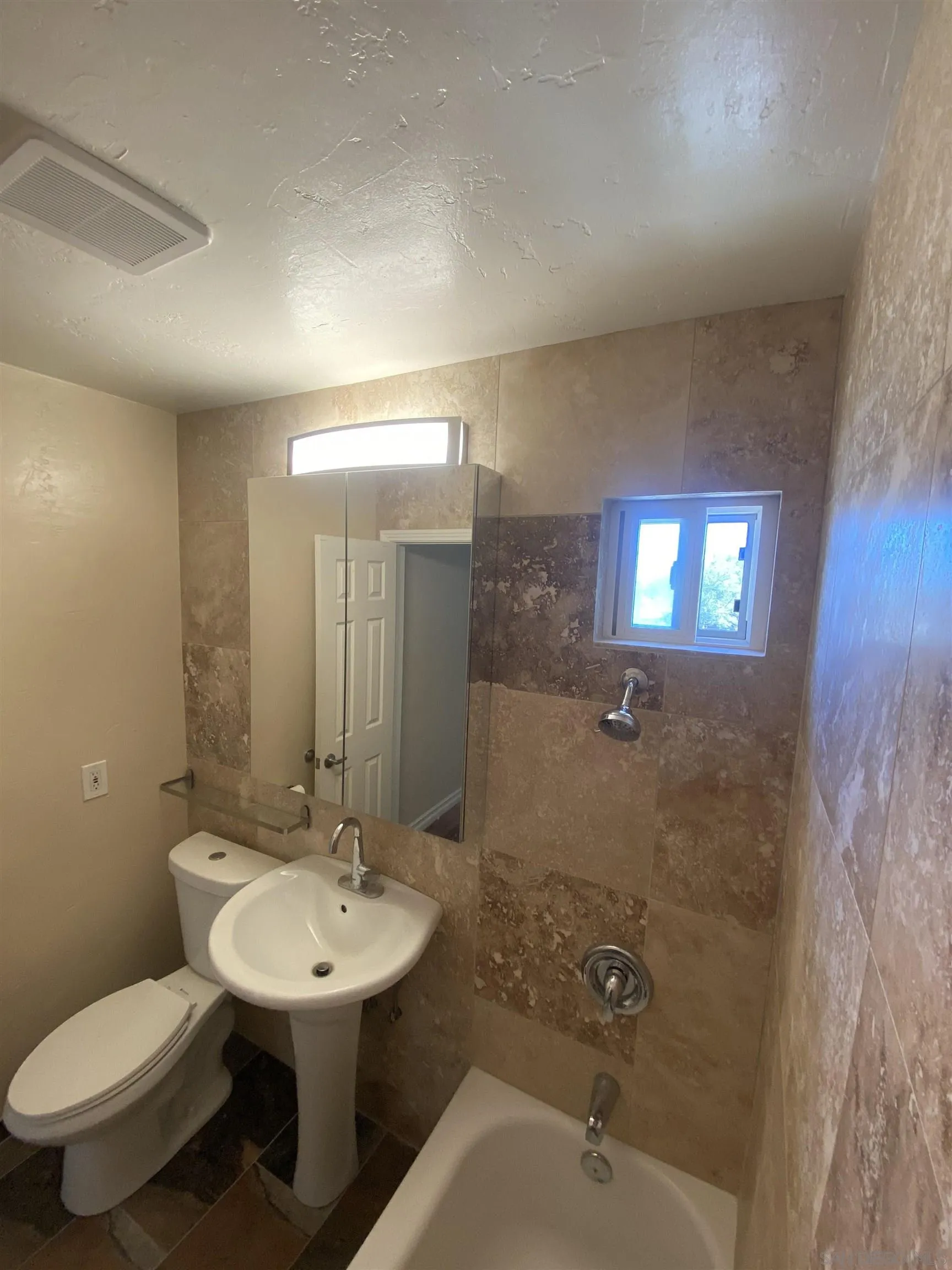 https://cdn.realtyfeed.com/cdn/127/250037105/20e530b35d6835236cfe1238952501c2.webp