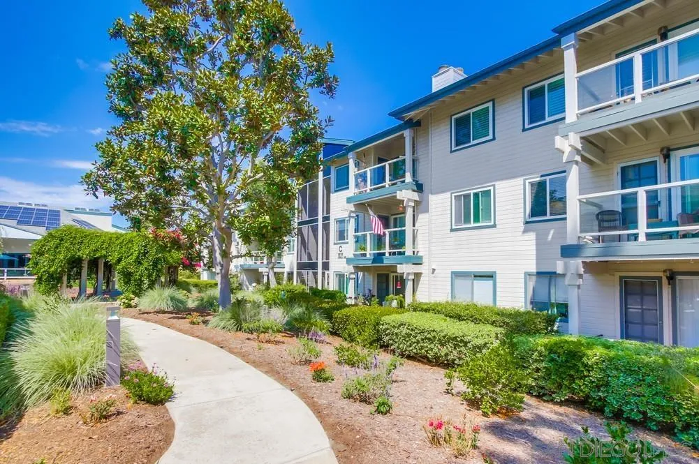 https://cdn.realtyfeed.com/cdn/127/250037106/2636c32e0c07dd40c8835cae2674ad7d.webp