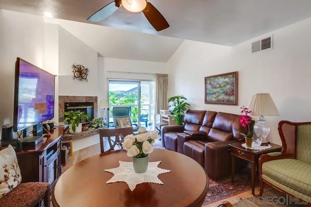 https://cdn.realtyfeed.com/cdn/127/250037106/fe7ce9ce9424eee42b5d1d61994c20f8.webp