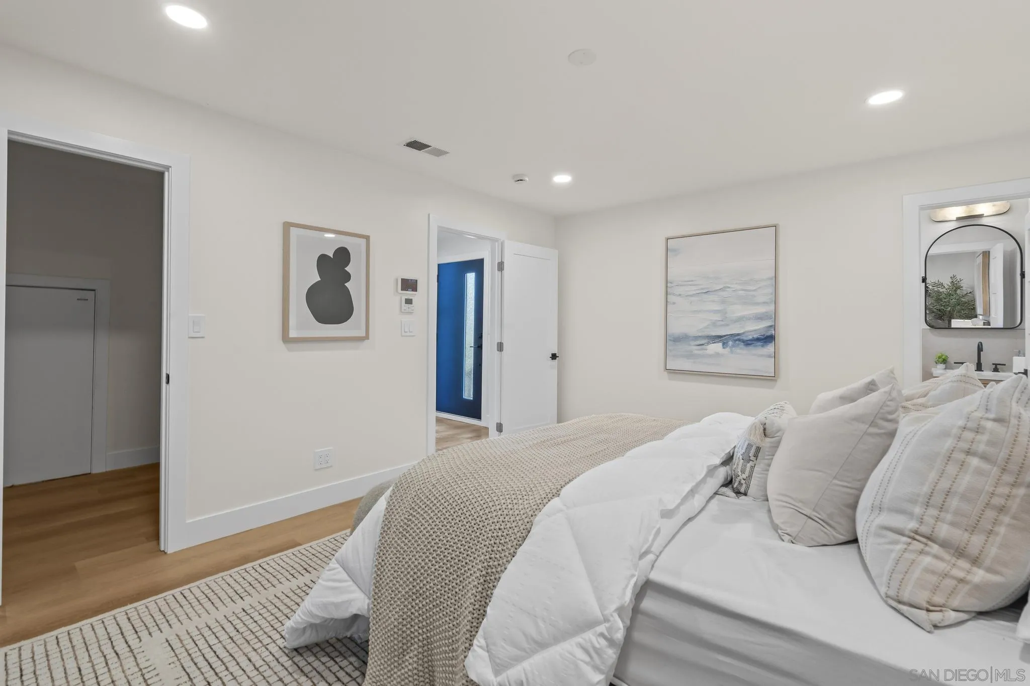 https://cdn.realtyfeed.com/cdn/127/250037107/0fd23b7abe7a534320b68af809b7e014.webp