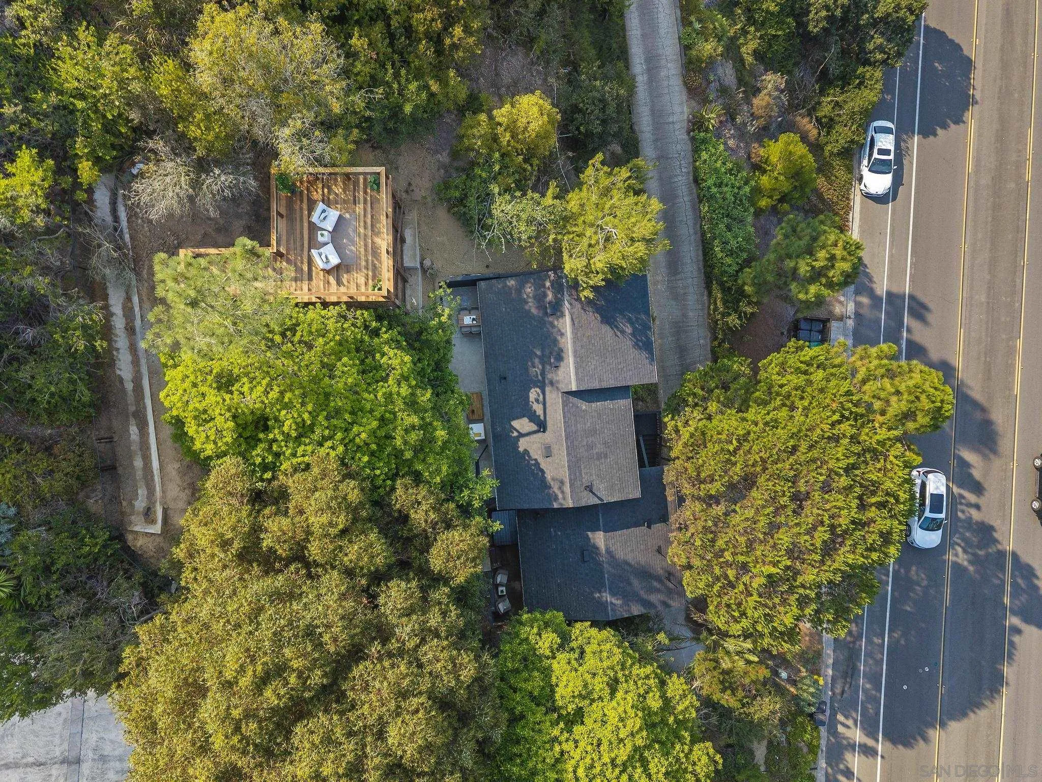 https://cdn.realtyfeed.com/cdn/127/250037107/853b9279f98b648dbe7eb29b2510d370.webp