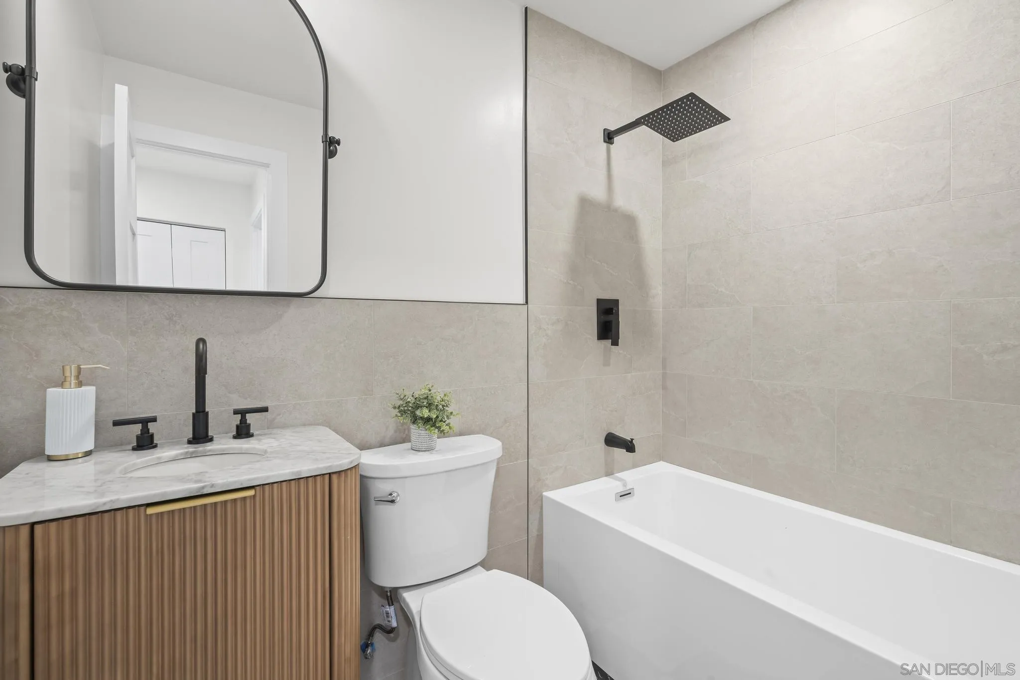 https://cdn.realtyfeed.com/cdn/127/250037107/bb78f8ccc7e72133eb8c3df78d24781f.webp