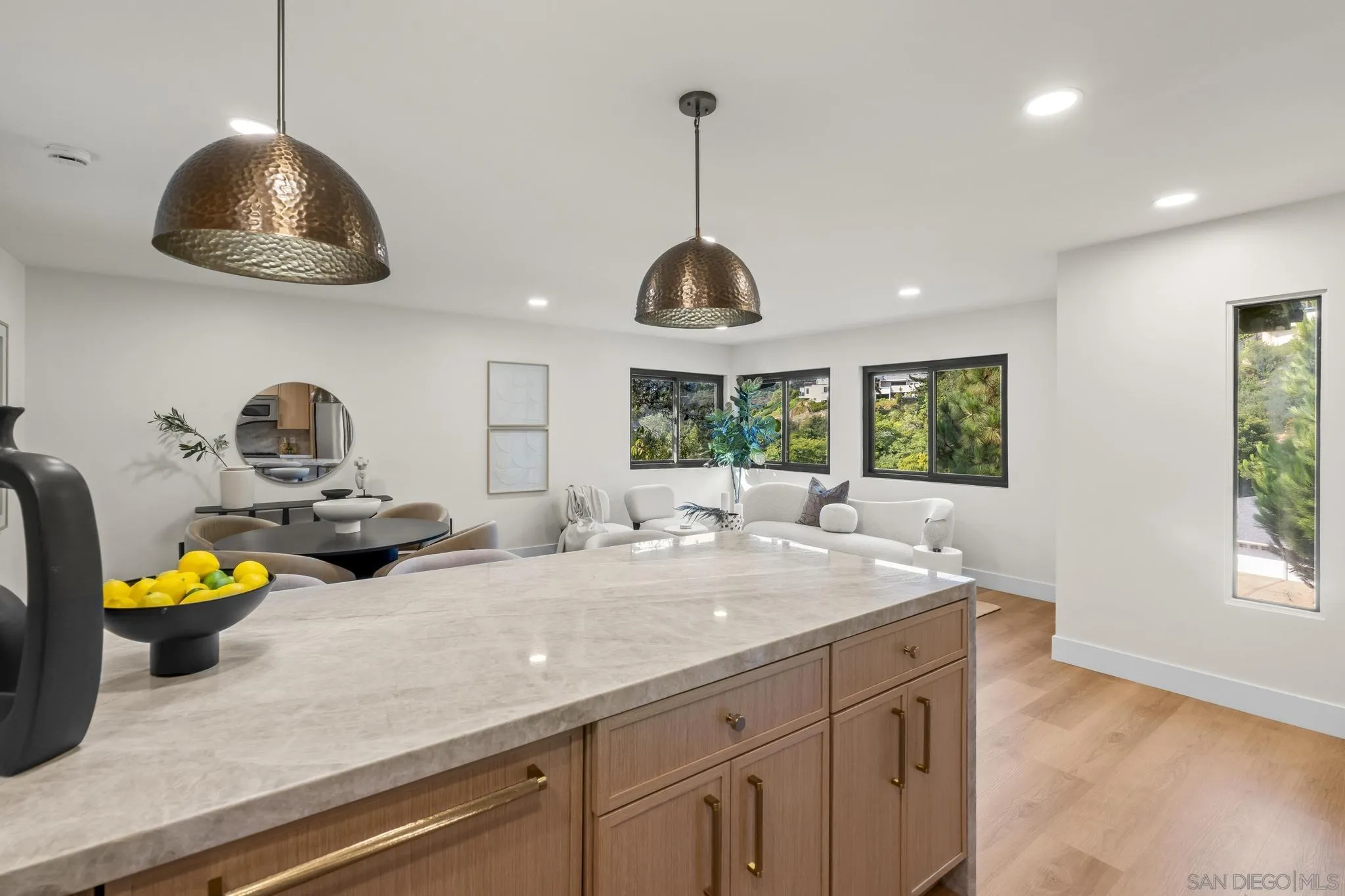 https://cdn.realtyfeed.com/cdn/127/250037107/f787beab5424be22da56201fa153af71.webp
