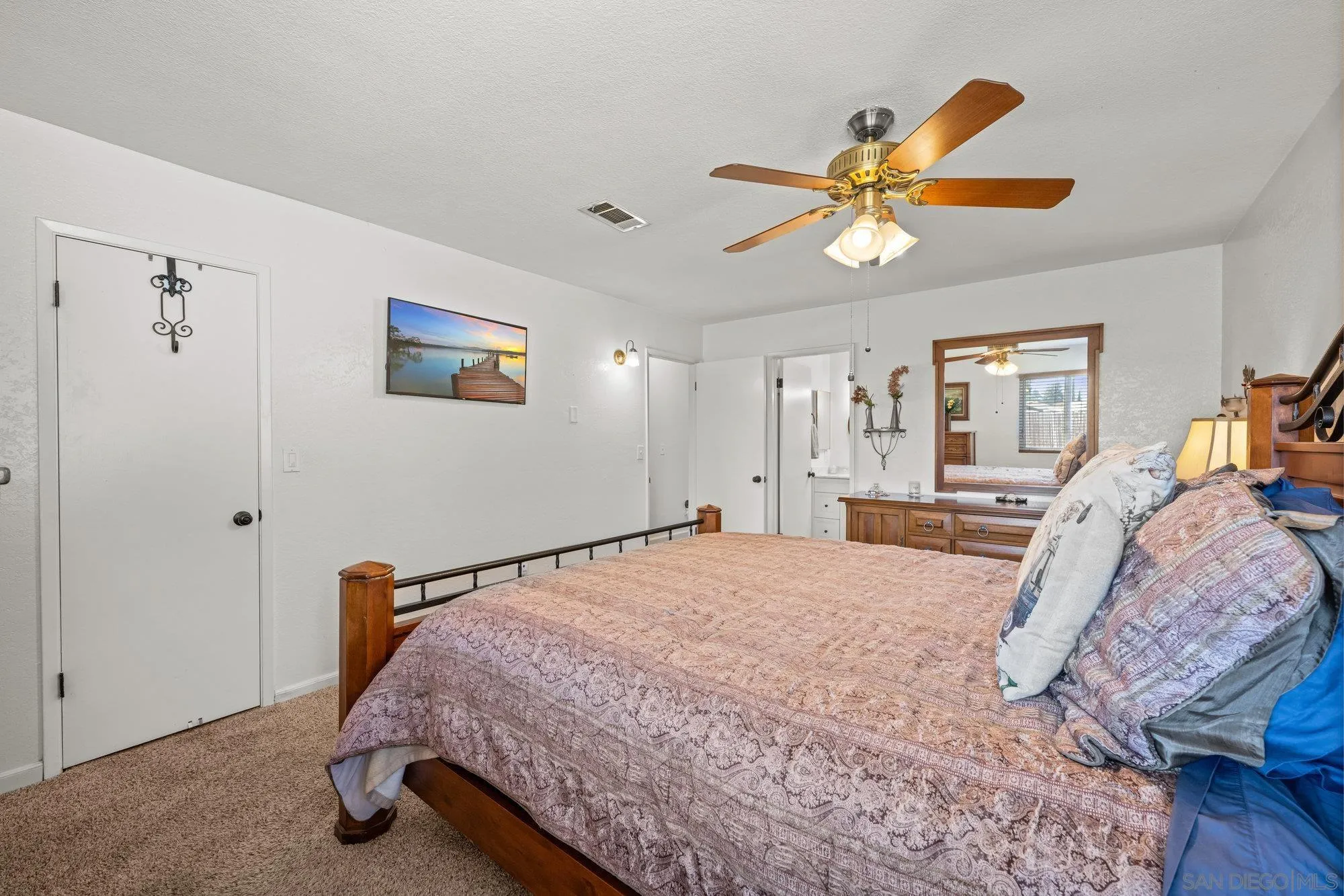 https://cdn.realtyfeed.com/cdn/127/250037108/323e21c03b3270fd43c6f2594b2407d4.webp