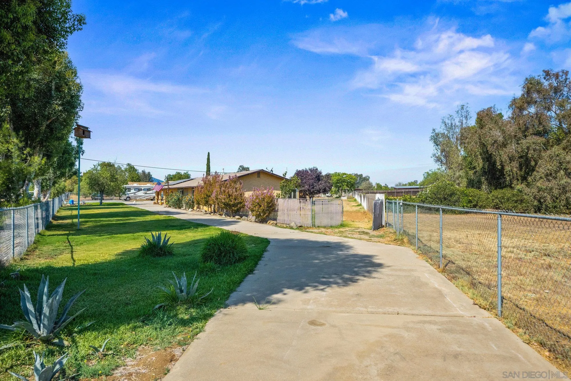 https://cdn.realtyfeed.com/cdn/127/250037108/984a14b519c930e051184c125b6cb936.webp