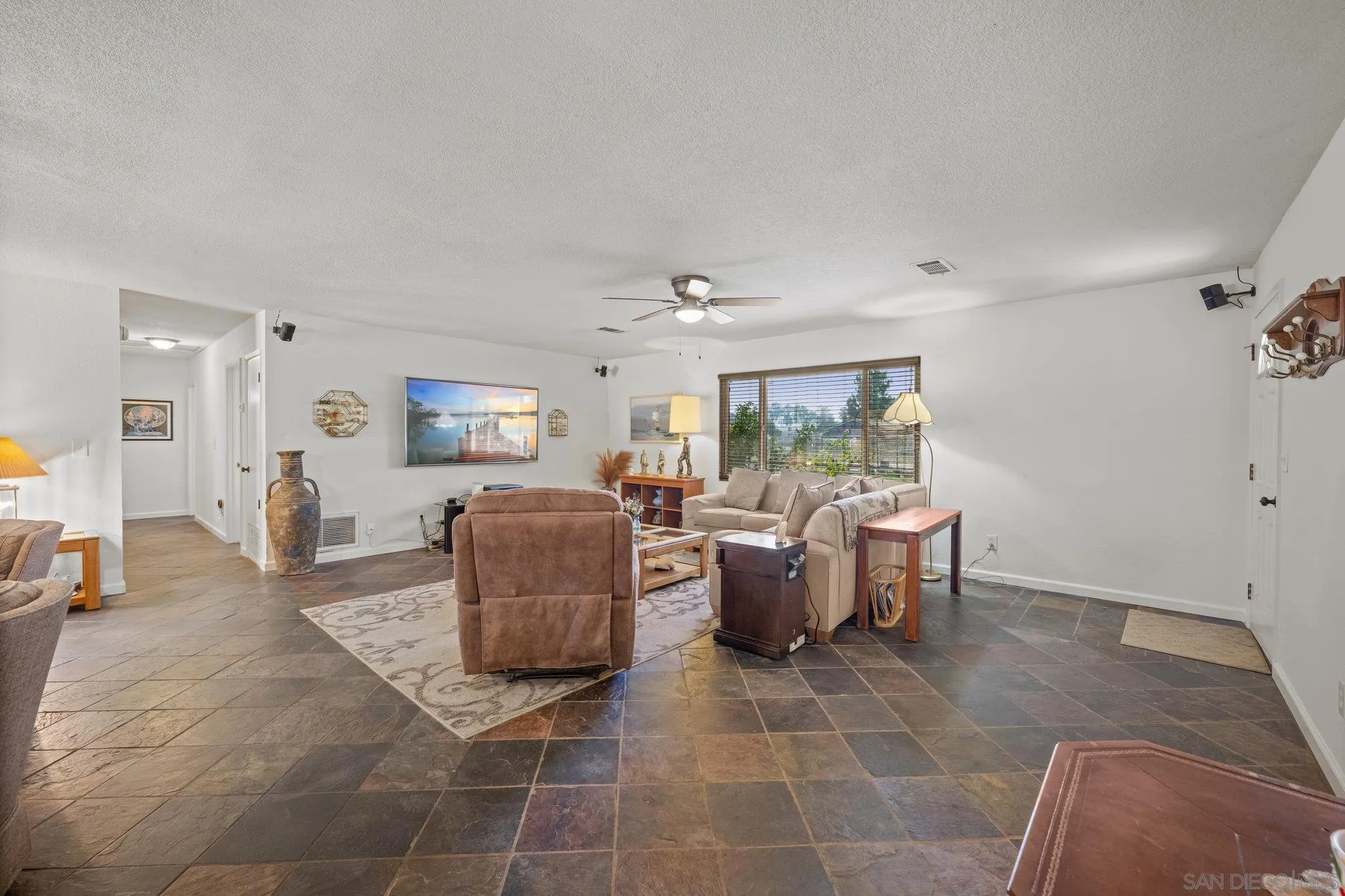https://cdn.realtyfeed.com/cdn/127/250037108/ed5d1ea485db7688951b1285e7493b2f.webp