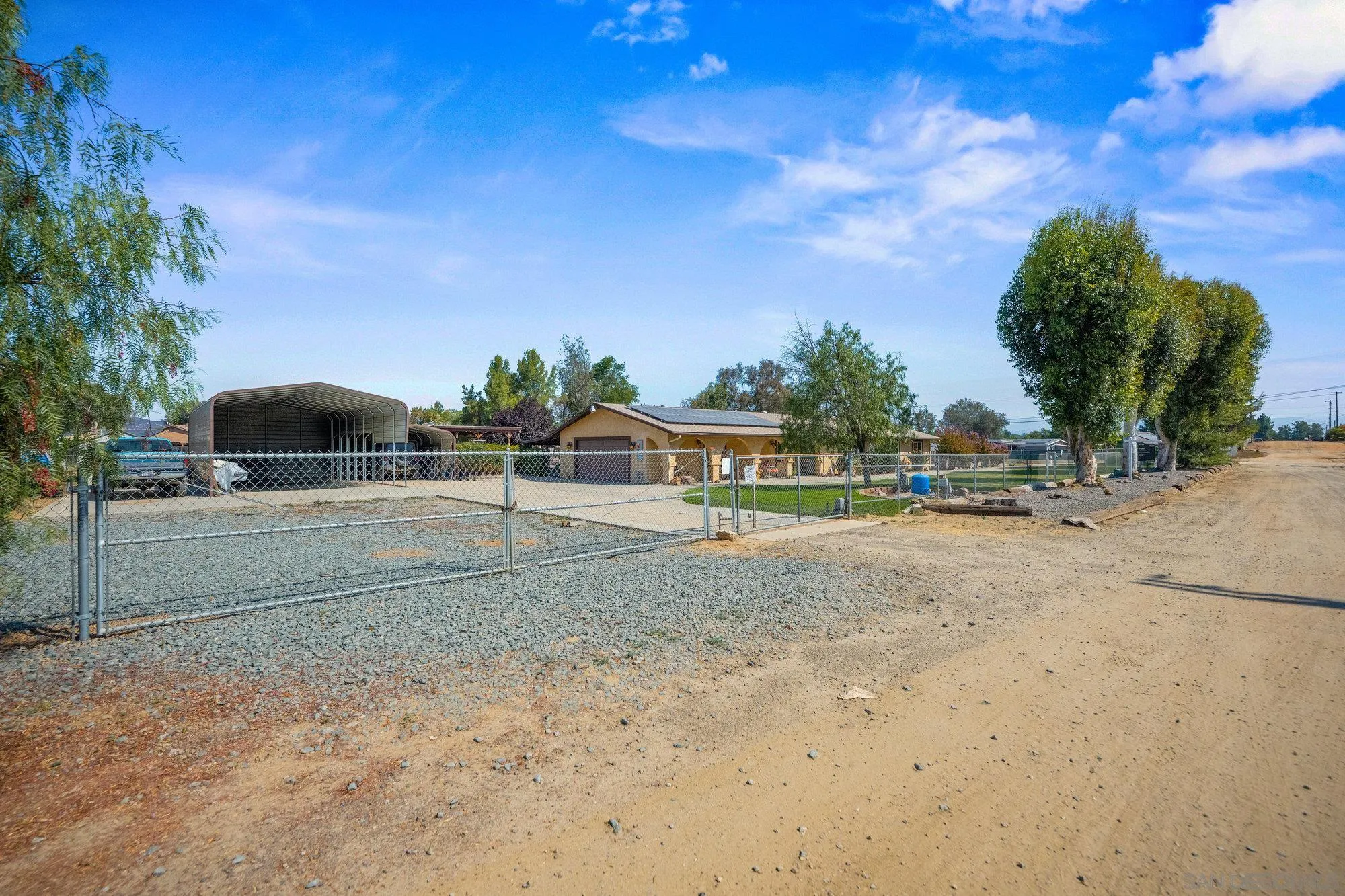 https://cdn.realtyfeed.com/cdn/127/250037108/fd1d64bc86b31f62aa31ca883f49ae22.webp