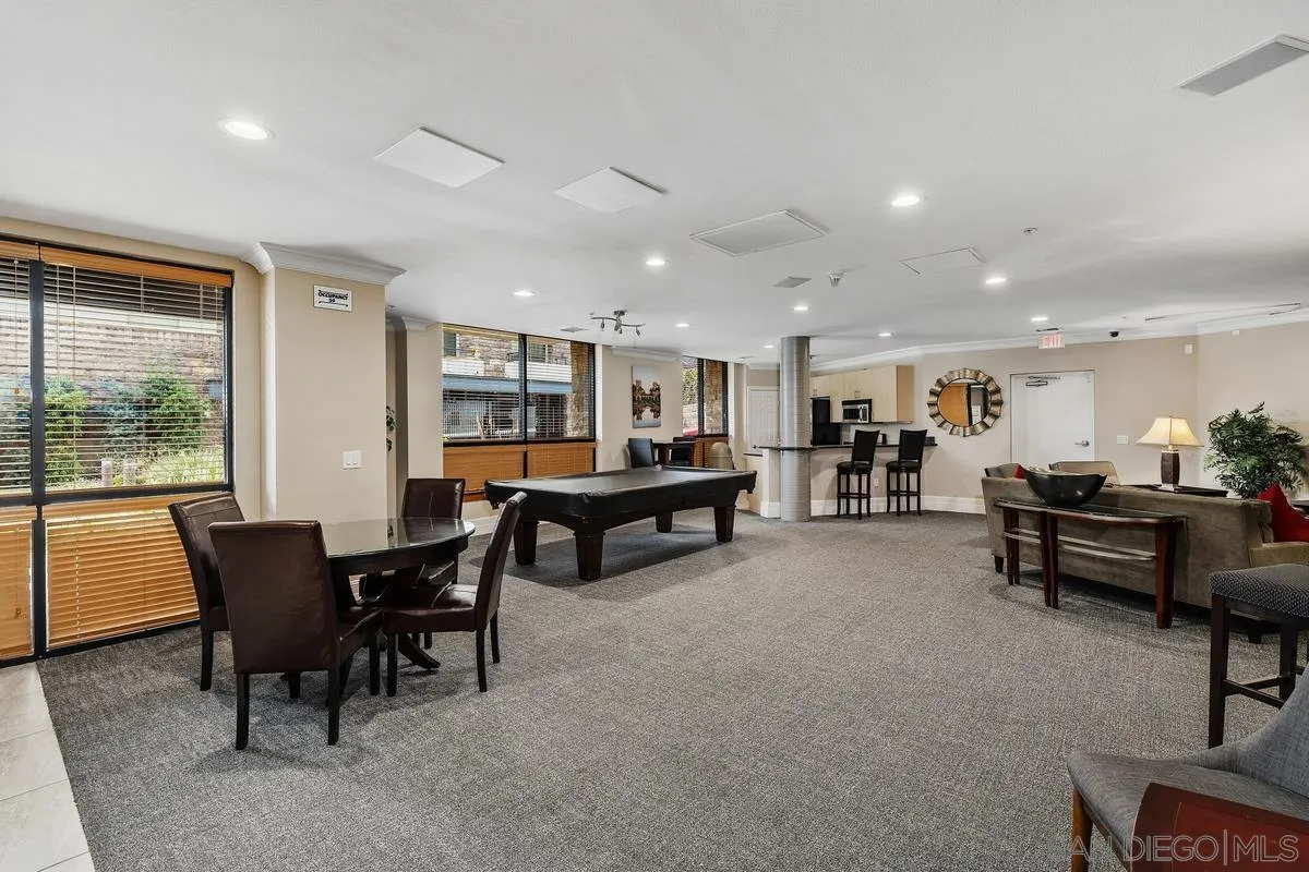 https://cdn.realtyfeed.com/cdn/127/250037111/2b7cb4857eb36069fd26cde3c1dc0038.webp