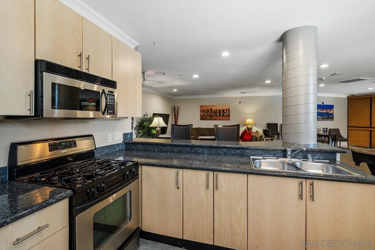 https://cdn.realtyfeed.com/cdn/127/250037111/2e083c5a6edf72db925245cb8b83d8f3.webp