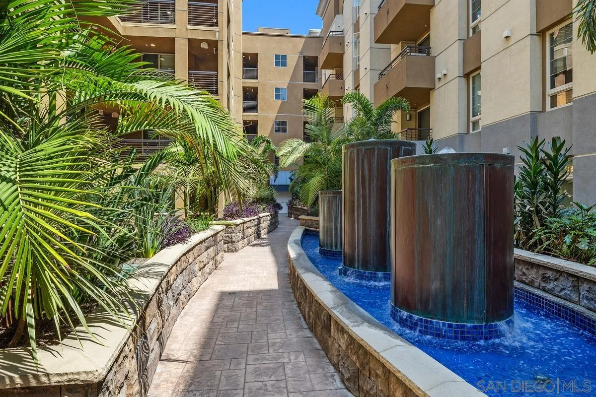 https://cdn.realtyfeed.com/cdn/127/250037111/6a9455597a39fbaa76b90303aae0f670.webp