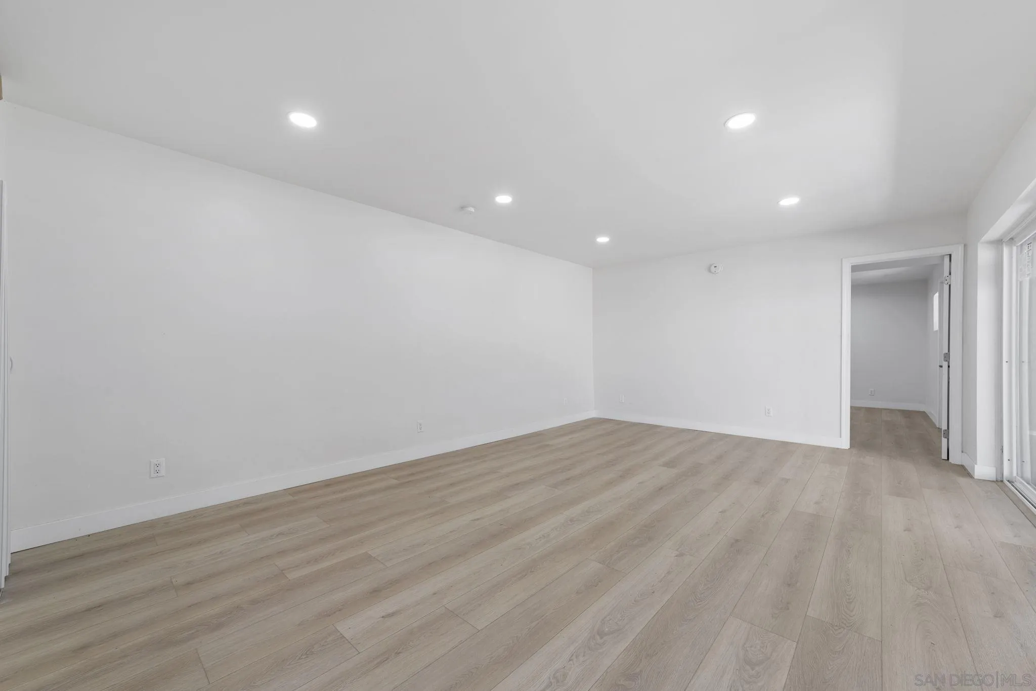 https://cdn.realtyfeed.com/cdn/127/250037115/02ac7077ef864a4284a0e3d4578716df.webp