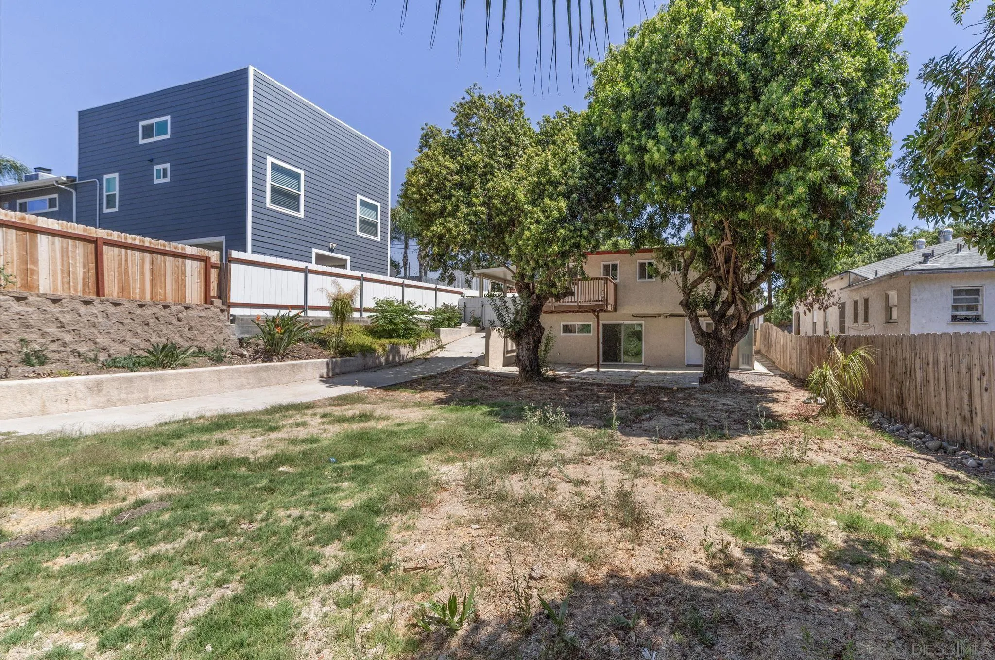 https://cdn.realtyfeed.com/cdn/127/250037115/765a8d3f4de4624f9d83645446f76f7d.webp