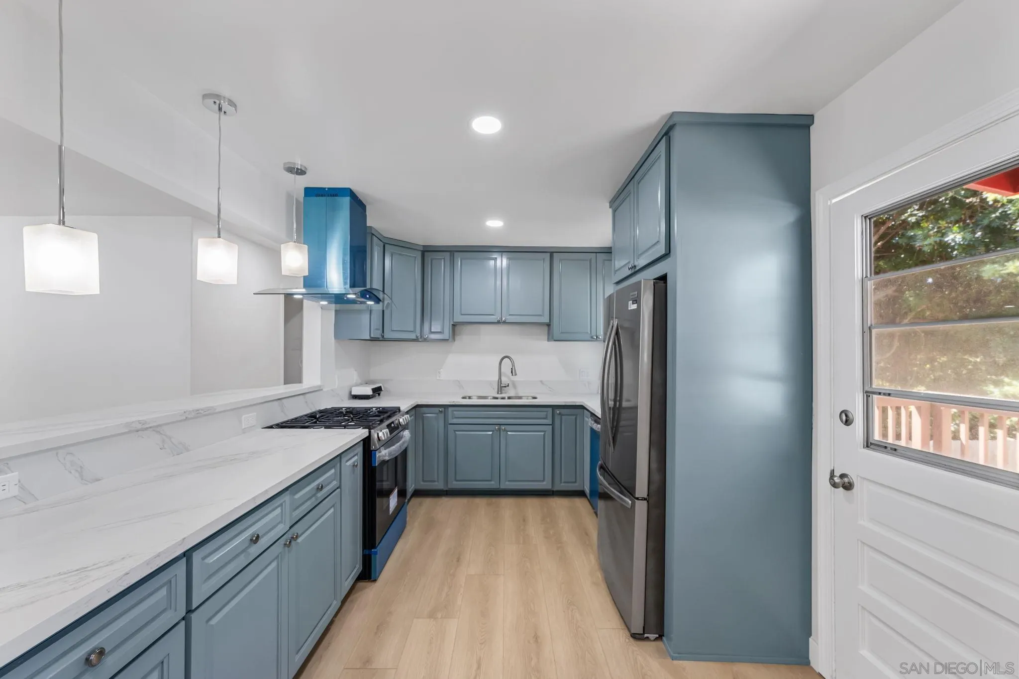 https://cdn.realtyfeed.com/cdn/127/250037115/f9bf9873f56be8af31bd791323cacd58.webp