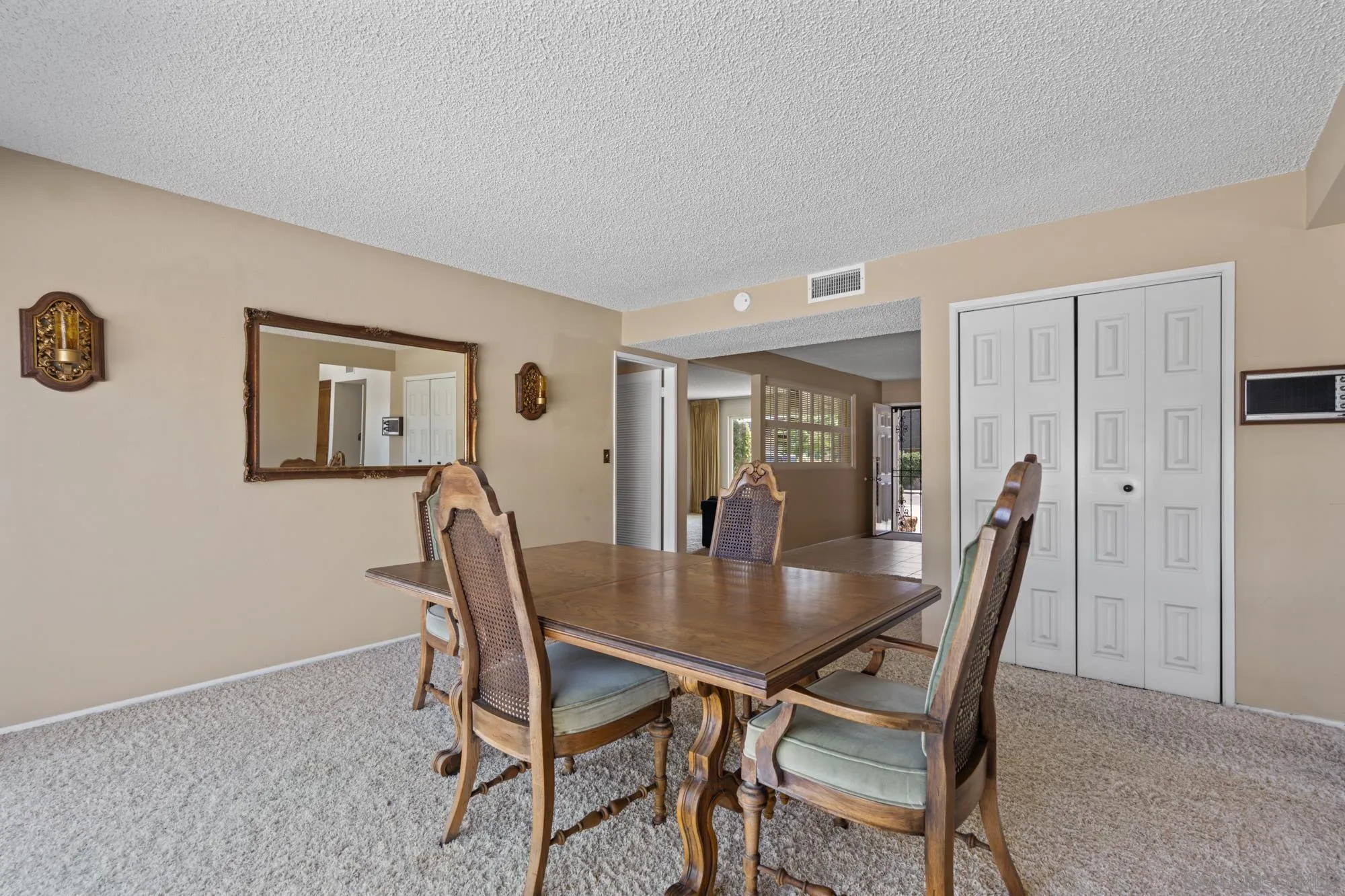 https://cdn.realtyfeed.com/cdn/127/250037119/28f8e7268a8bddec55a6e20761783e10.webp