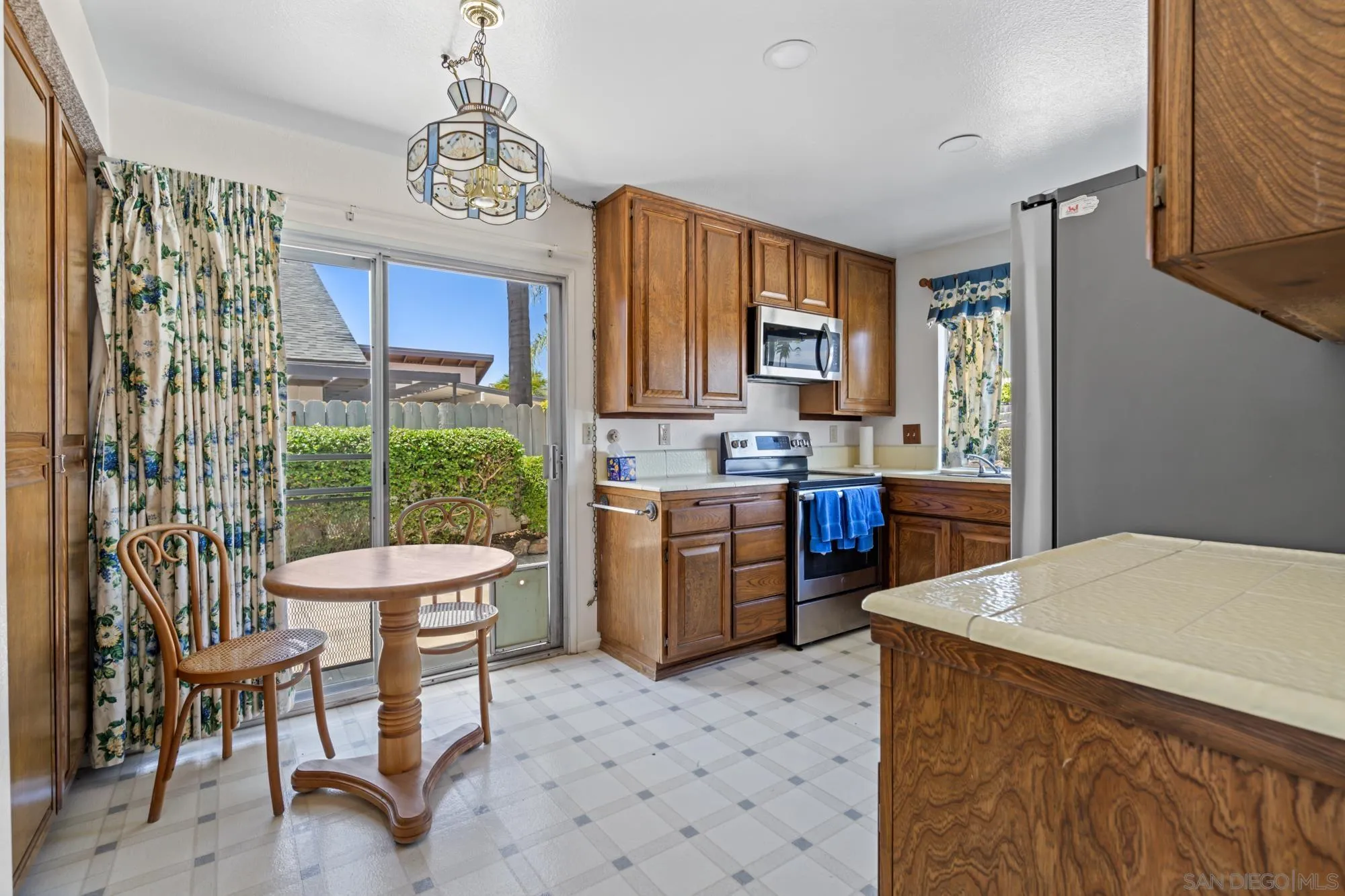 https://cdn.realtyfeed.com/cdn/127/250037119/52b6e355070ee503e5a3ec33e712ecb3.webp