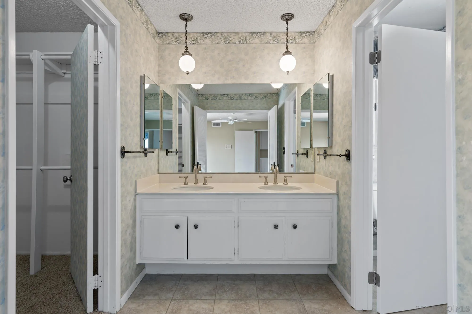 https://cdn.realtyfeed.com/cdn/127/250037119/99cb1978c1e56058b22cbce92888b8b5.webp