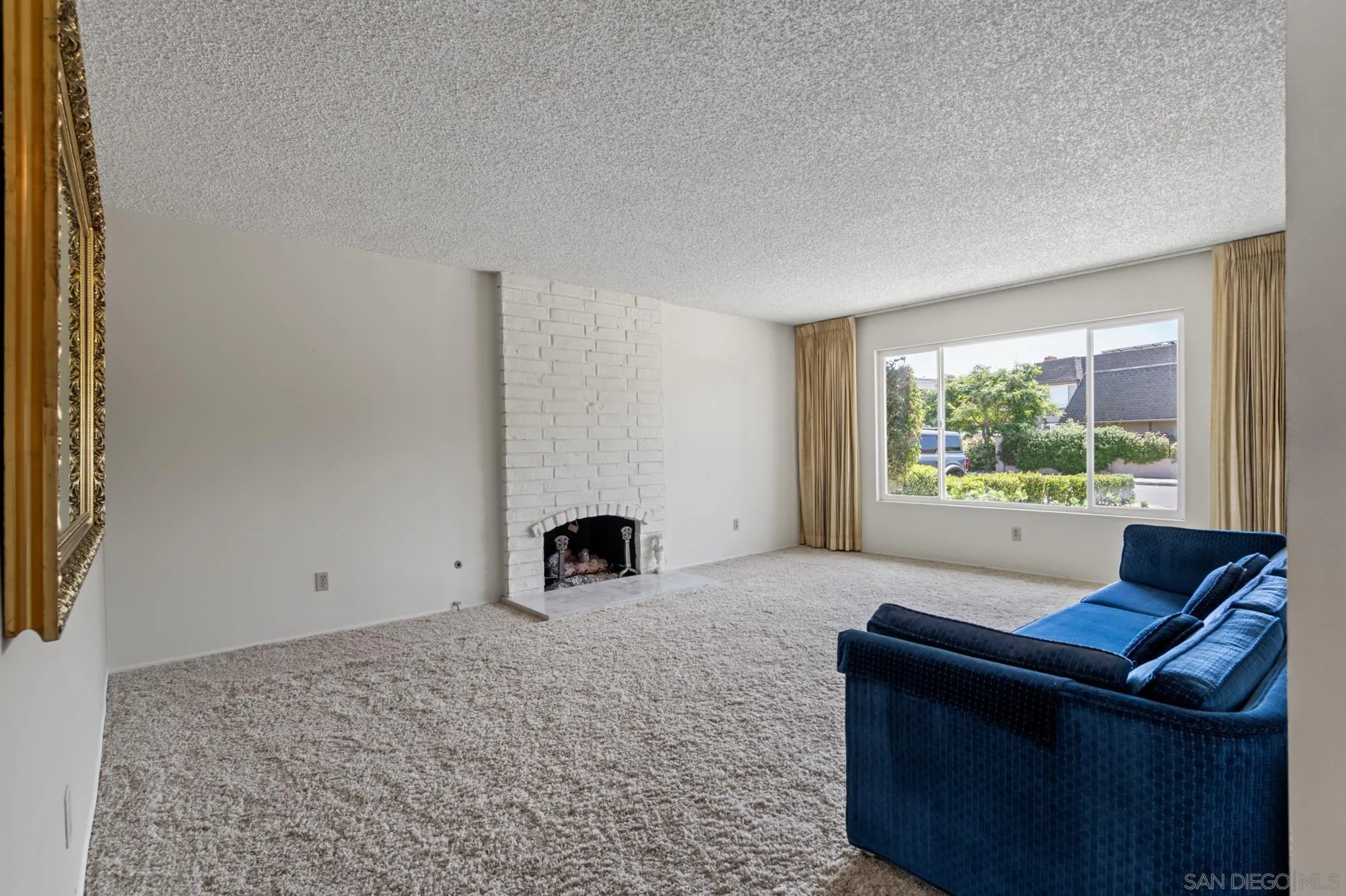 https://cdn.realtyfeed.com/cdn/127/250037119/af92a29d2e8e48e53ac594890b32308e.webp