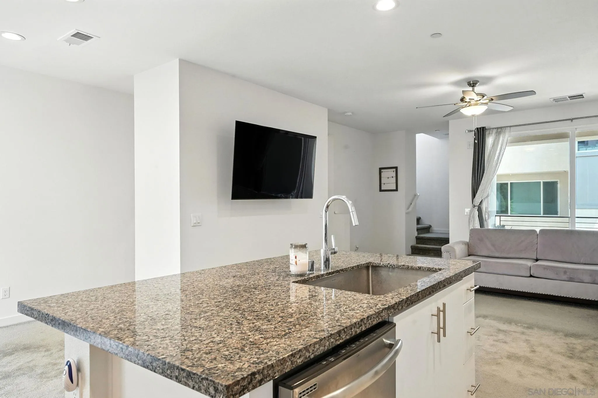 https://cdn.realtyfeed.com/cdn/127/250037120/26516a627afa39a2d393ebc5a023f382.webp