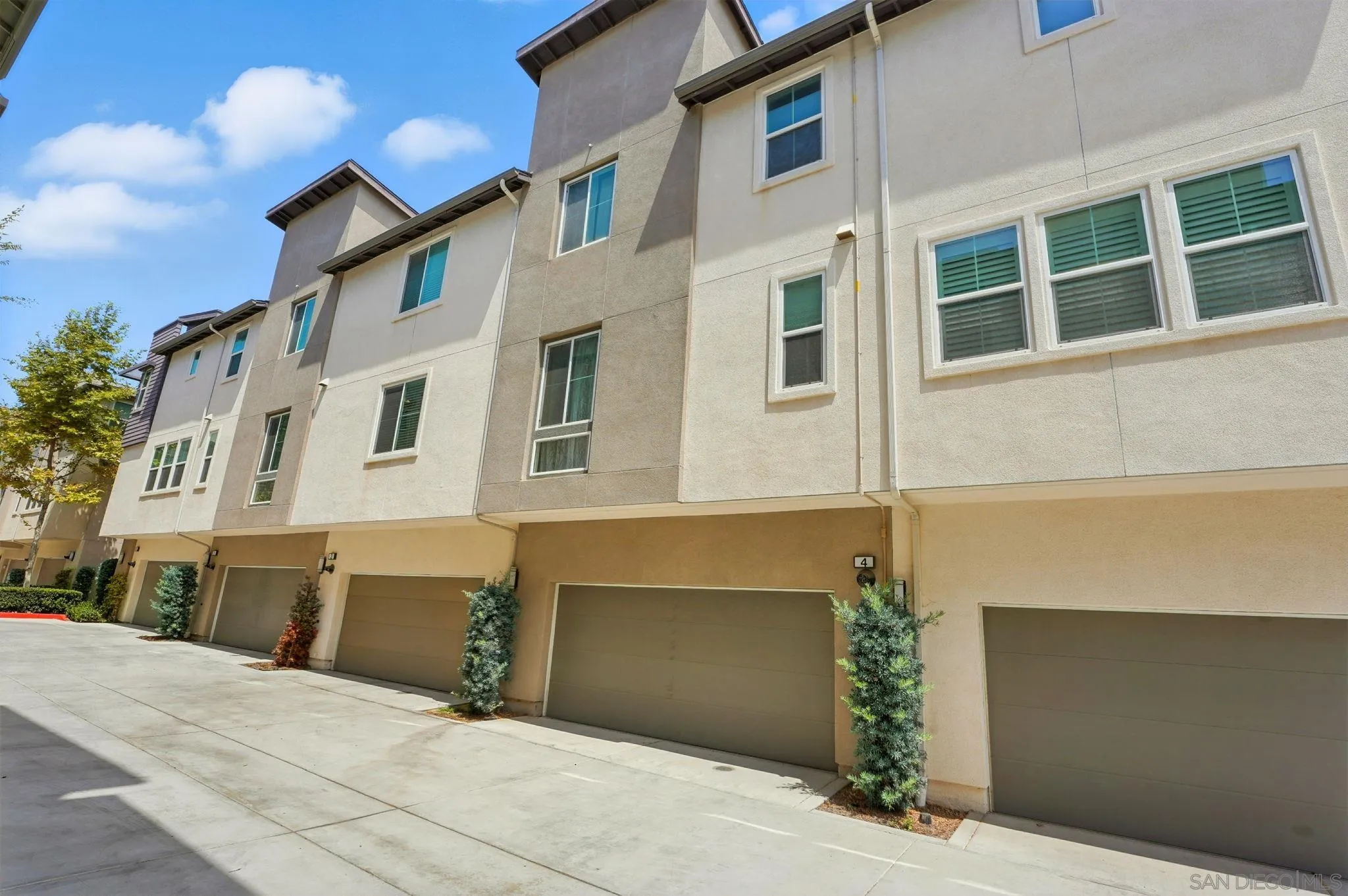 https://cdn.realtyfeed.com/cdn/127/250037120/d26ed139d4f25cf47772ccd2459d6794.webp