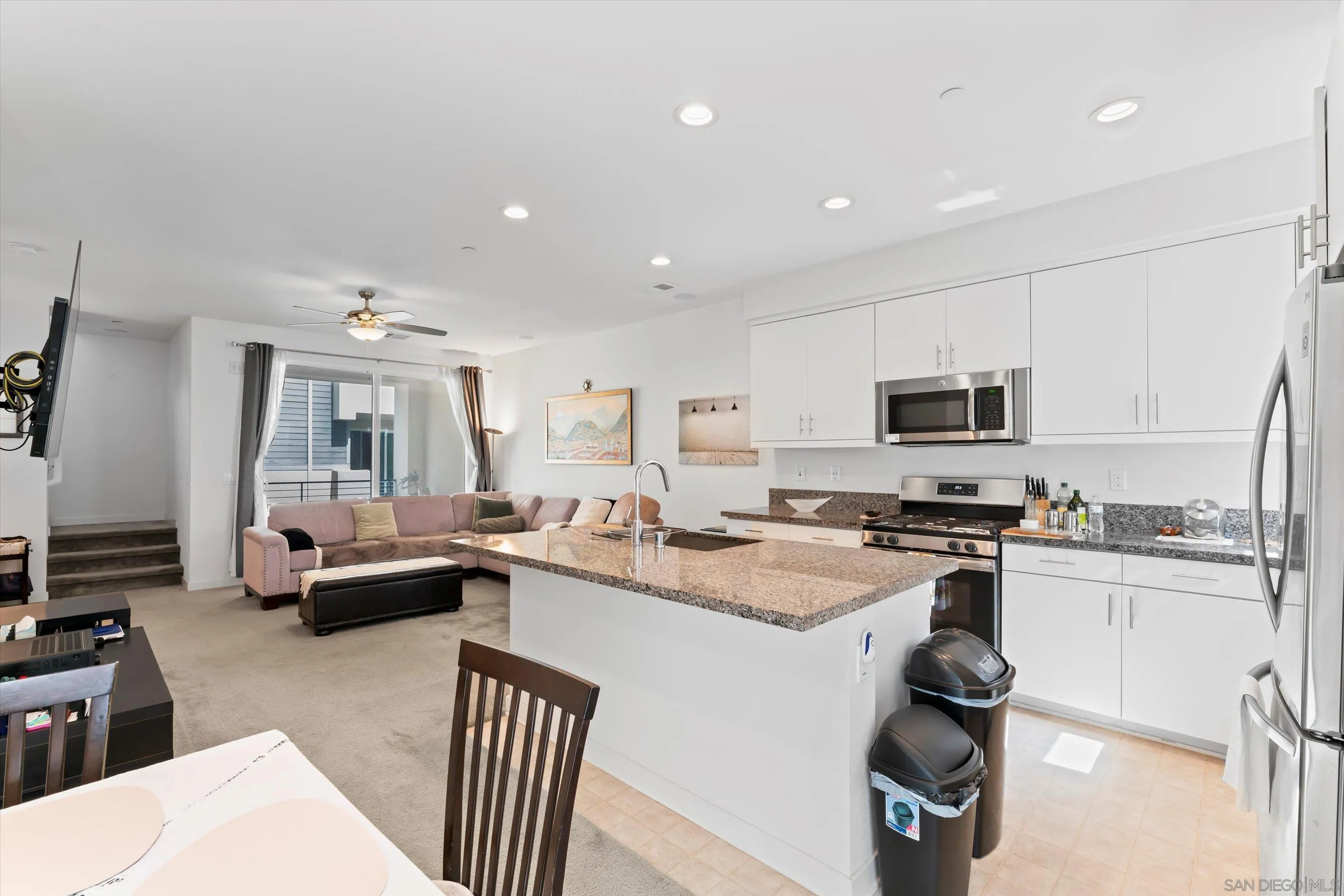 https://cdn.realtyfeed.com/cdn/127/250037120/d821f9f266e0b5579f7077609c9496e9.webp