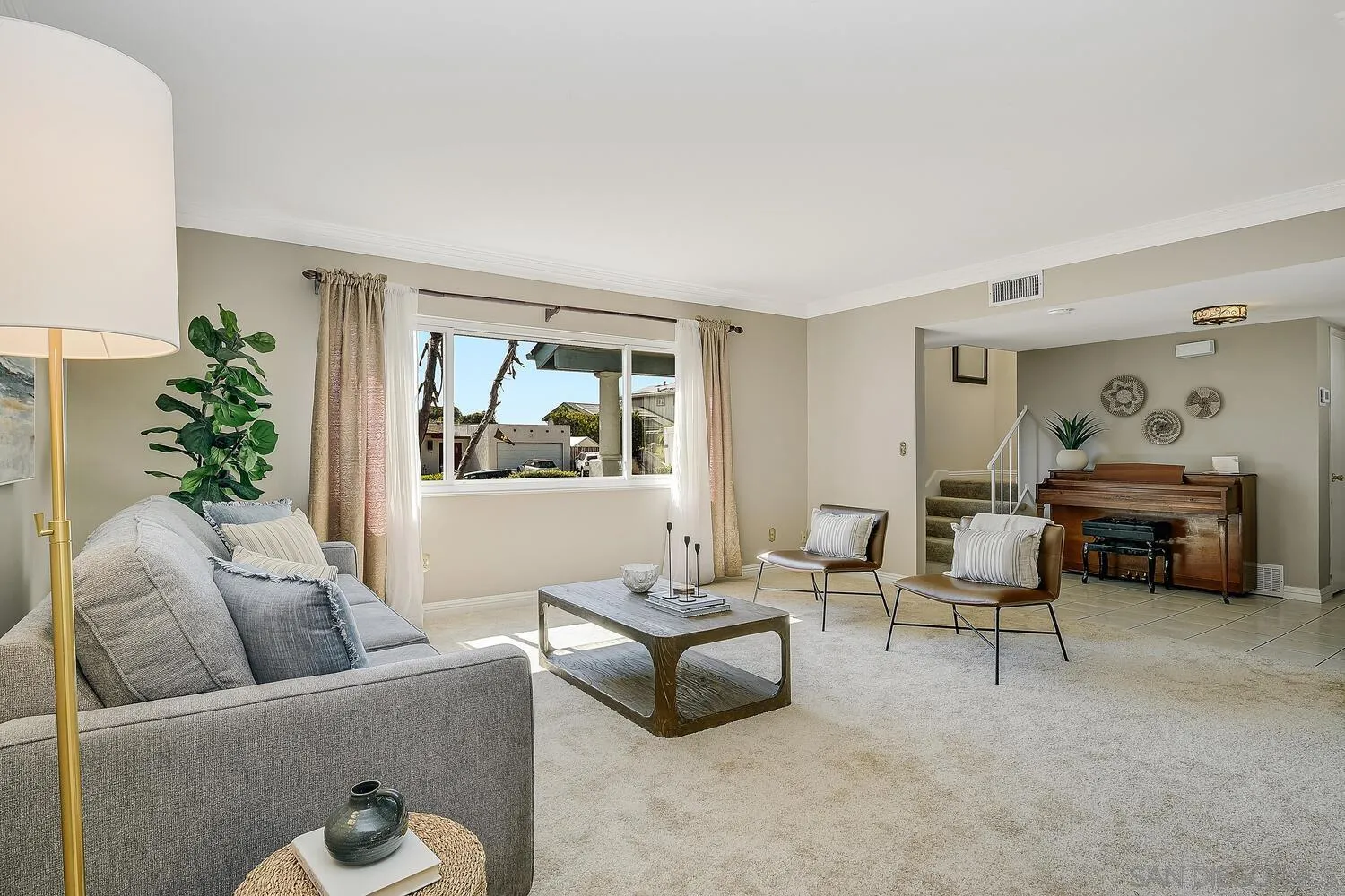 https://cdn.realtyfeed.com/cdn/127/250037121/353fb4141c450a31c50d9b85d173d431.webp