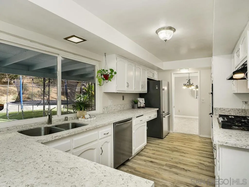 https://cdn.realtyfeed.com/cdn/127/250037121/67b3a598ec1aa4718ffcfc4c52c85fd0.webp