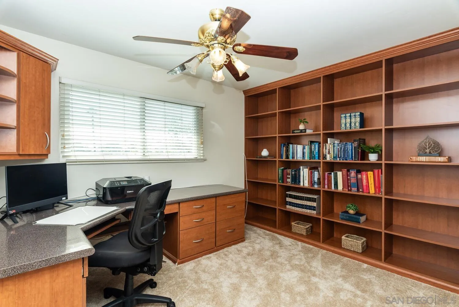 https://cdn.realtyfeed.com/cdn/127/250037121/8f68fa3622242d581706bb25ad59a149.webp