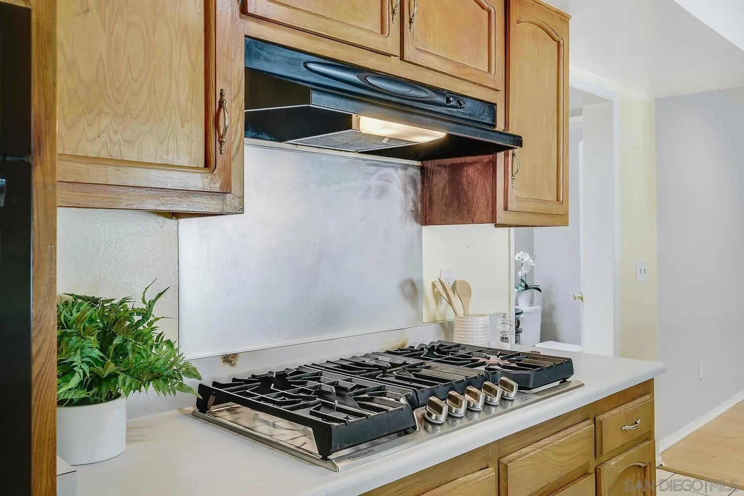 https://cdn.realtyfeed.com/cdn/127/250037121/ad3ff2b244257b575bc07f6a482f9722.webp