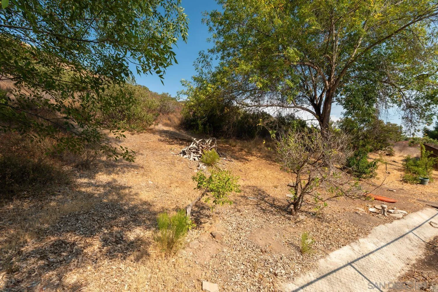 https://cdn.realtyfeed.com/cdn/127/250037121/f7971d1c31b972c9409b7c547c0907cf.webp