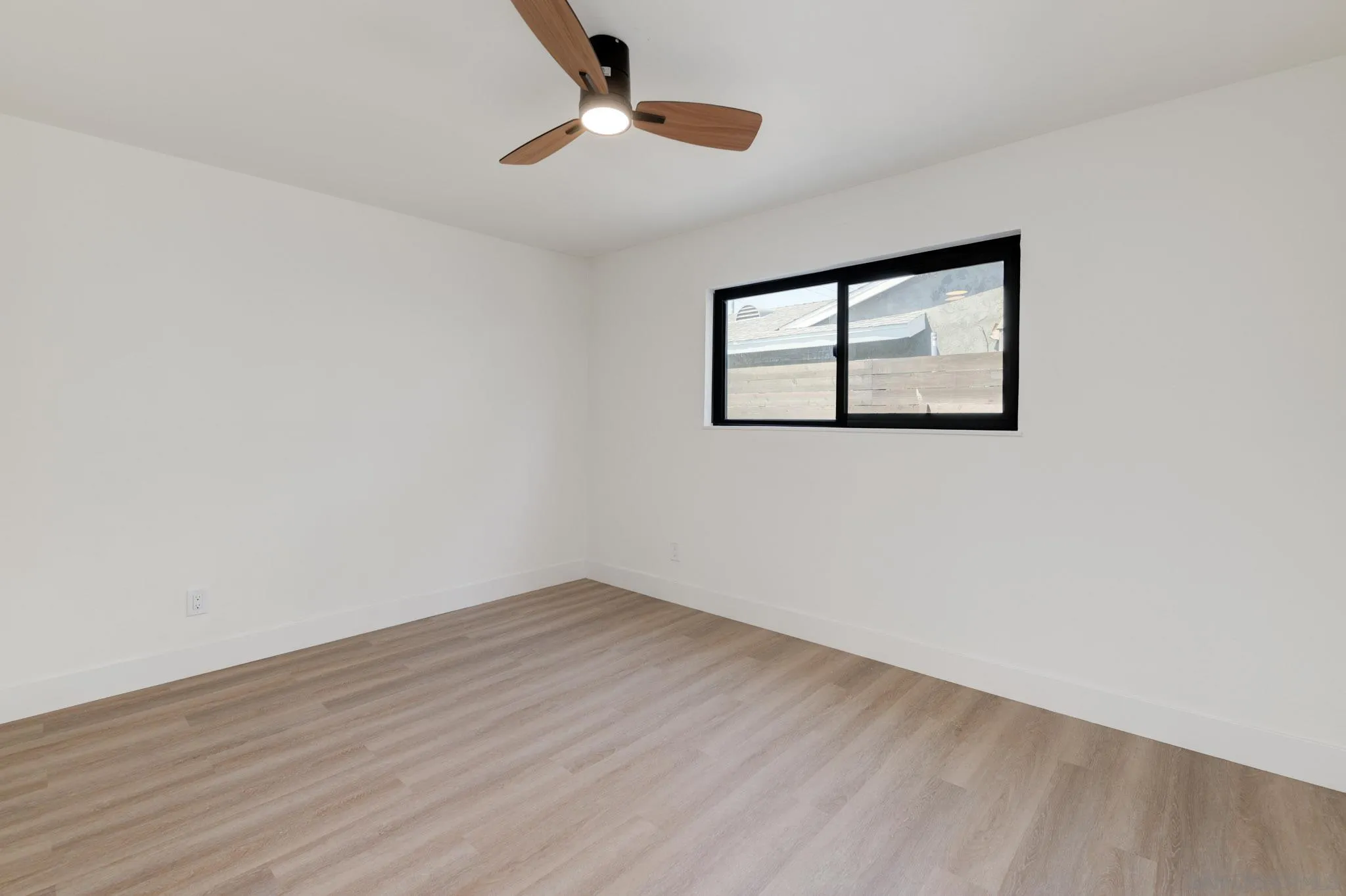 https://cdn.realtyfeed.com/cdn/127/250037136/88afae73867c3f5e555fc0acc5e0ee98.webp