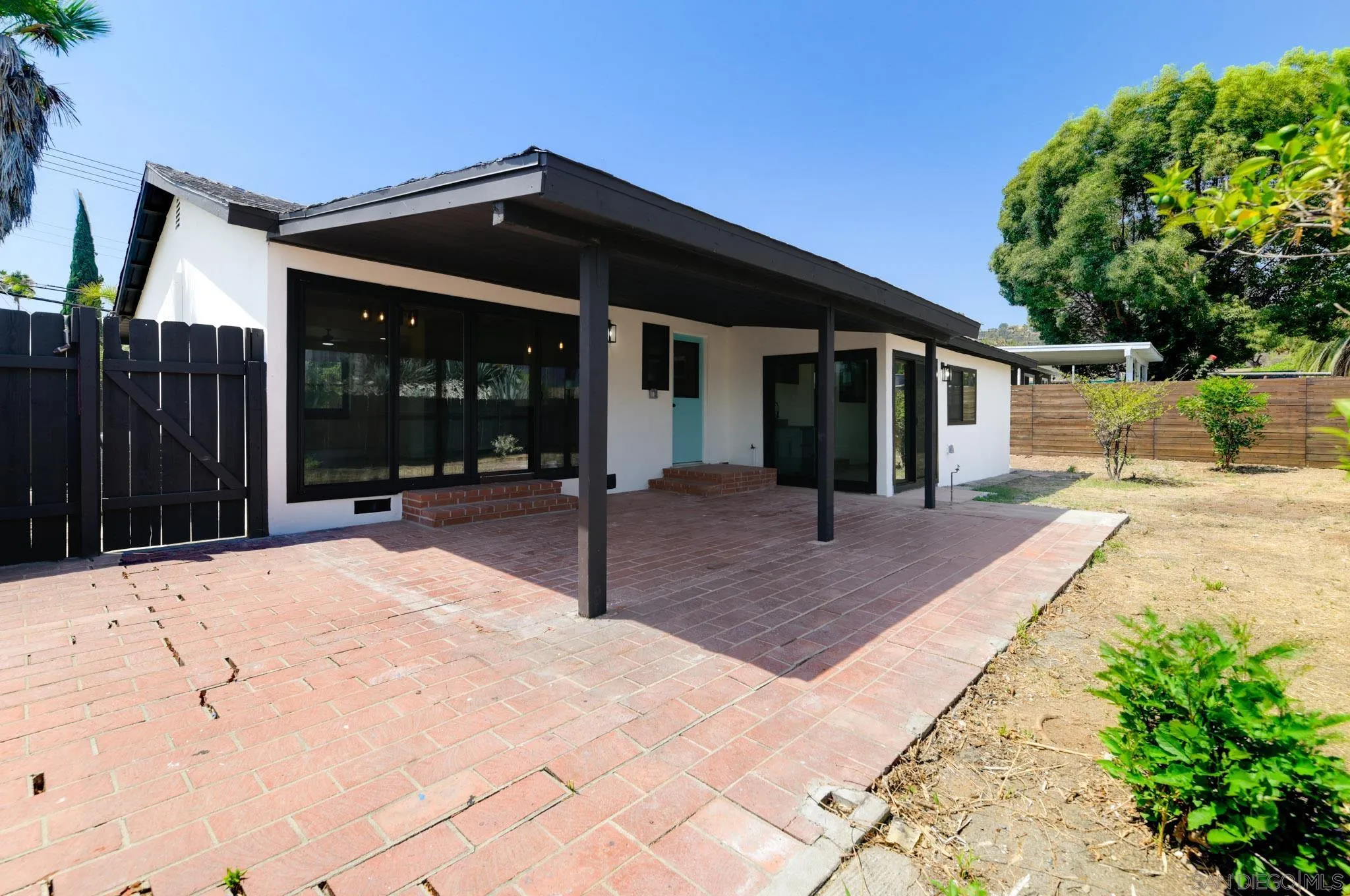 https://cdn.realtyfeed.com/cdn/127/250037136/ef6f2f308c685fc64283e6b4e467e9a6.webp