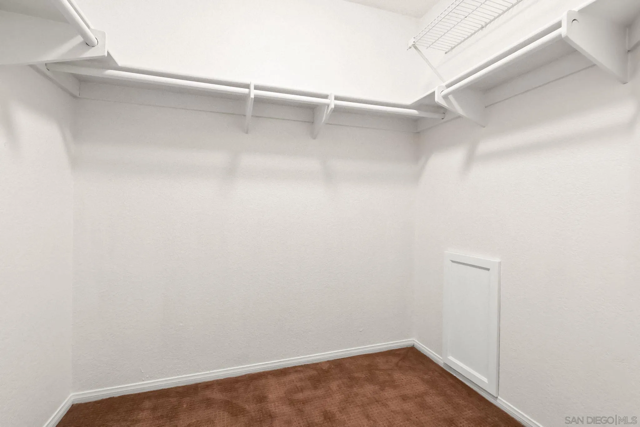 https://cdn.realtyfeed.com/cdn/127/250037138/263dd44ed8ca2d134e1184909fba8f18.webp