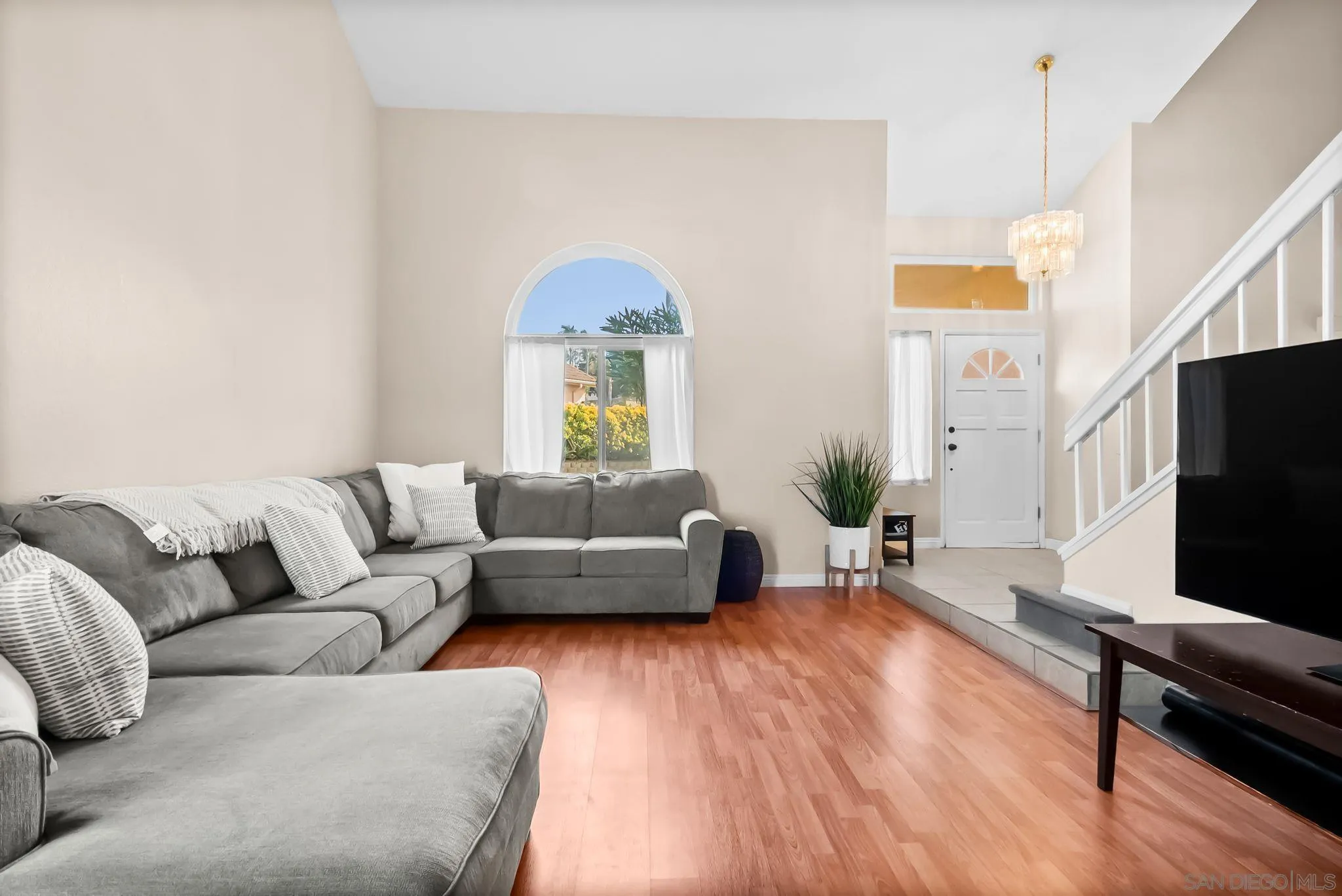 https://cdn.realtyfeed.com/cdn/127/250037138/69673237d3050a2d8bb82a403bb9d8f8.webp