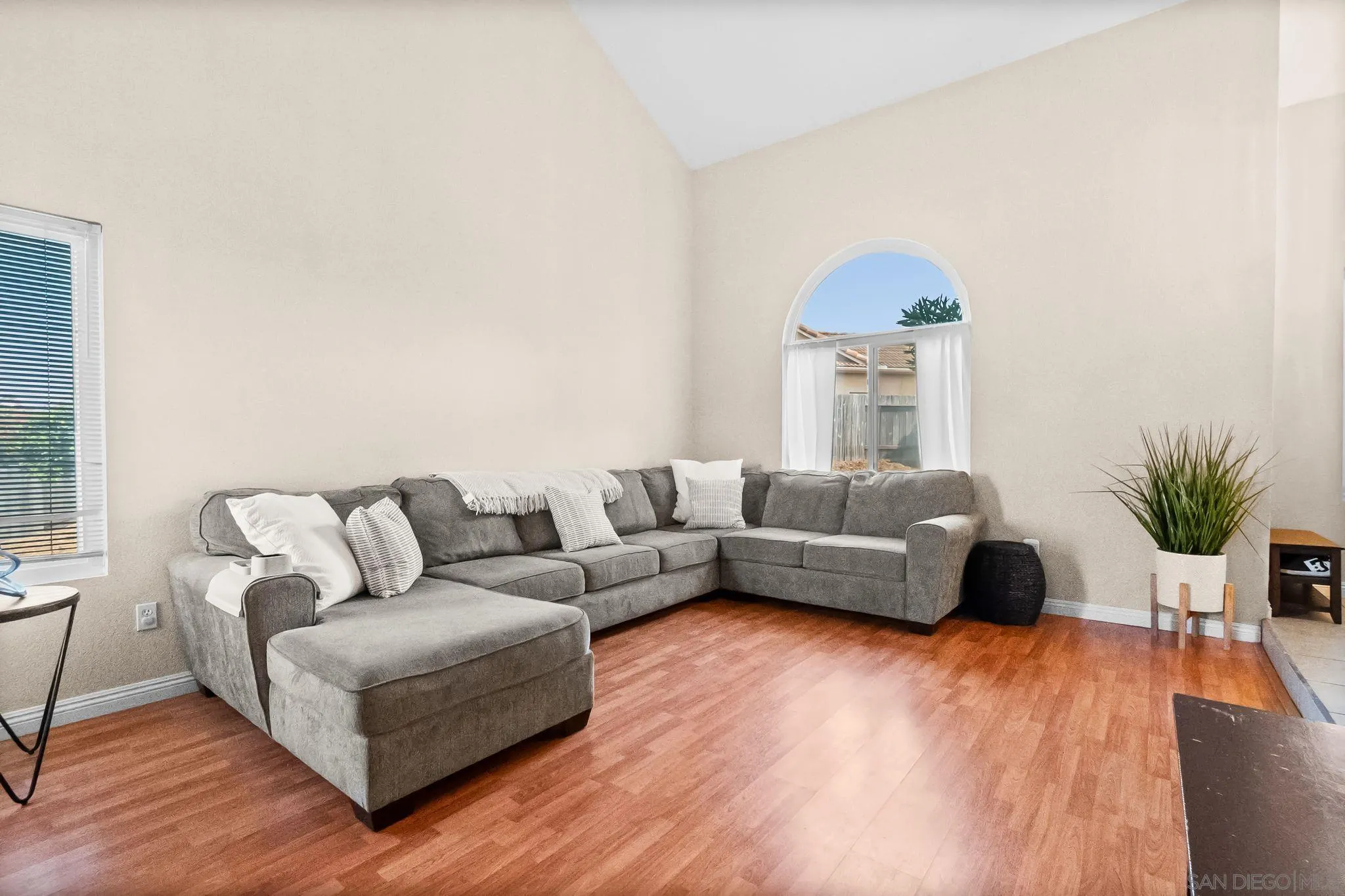 https://cdn.realtyfeed.com/cdn/127/250037138/82923958a4a5ce6bb1770dce1c3c9917.webp