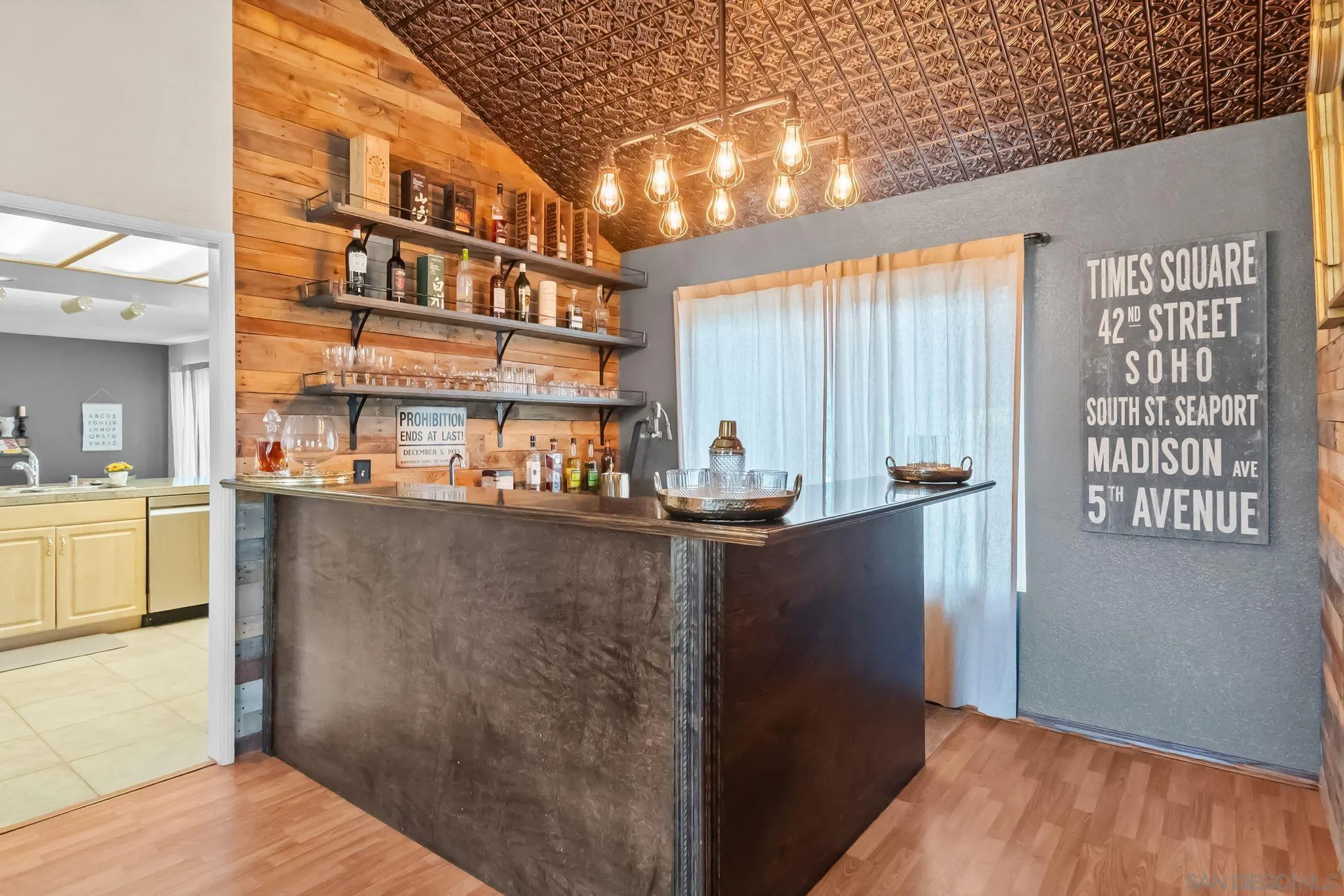 https://cdn.realtyfeed.com/cdn/127/250037138/837ae1e7bbf6e1ffb98ad7d89650af8a.webp