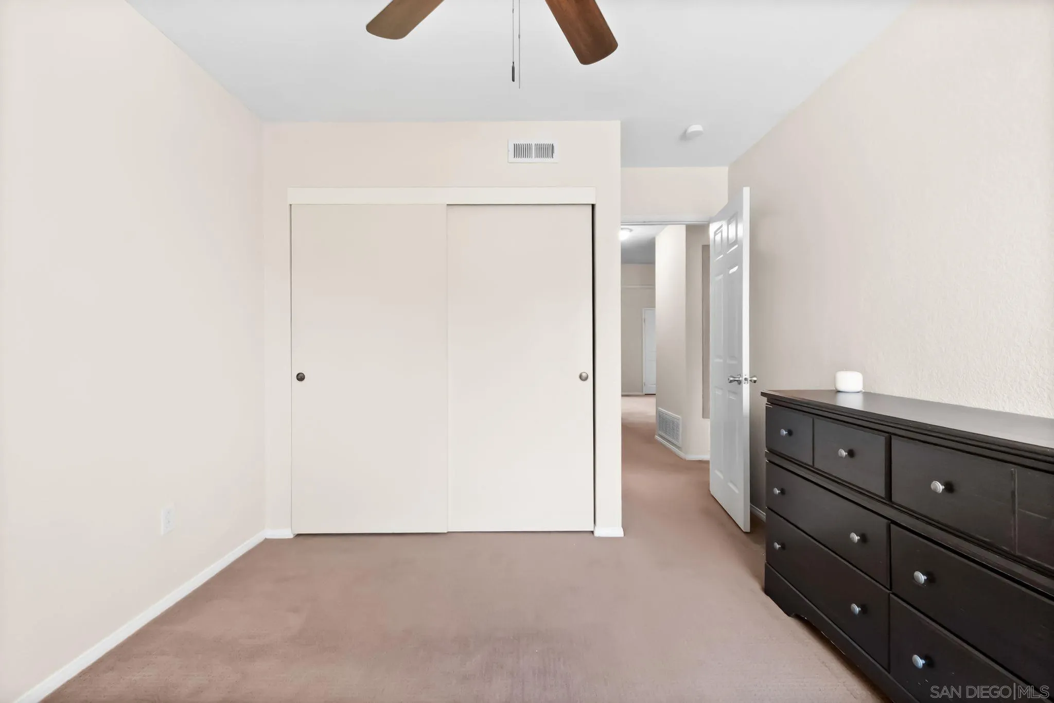 https://cdn.realtyfeed.com/cdn/127/250037138/a0468ae90afa4efecf49ed79b5d7ac90.webp