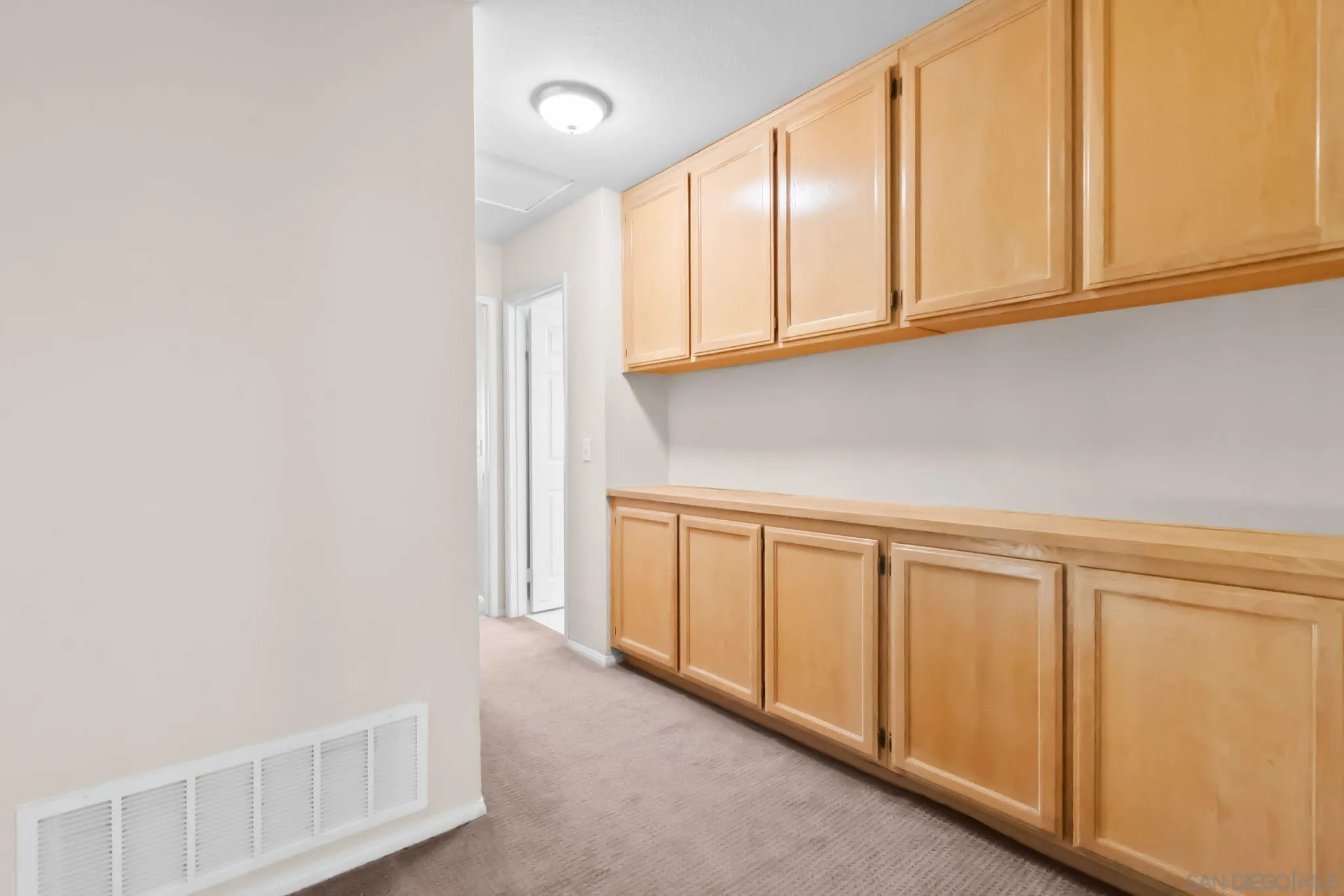 https://cdn.realtyfeed.com/cdn/127/250037138/c07f6d79ff71ebed916845a94f720123.webp