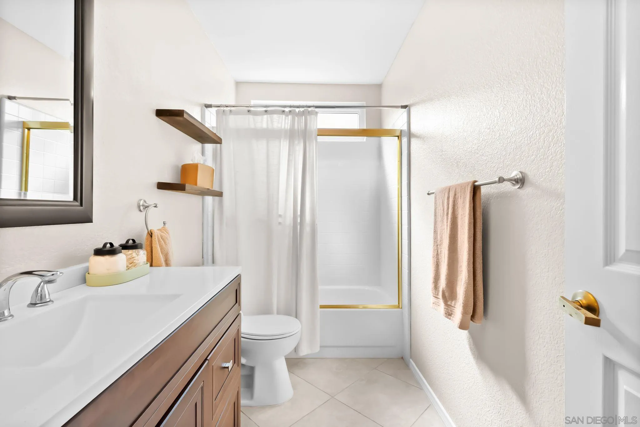 https://cdn.realtyfeed.com/cdn/127/250037138/ec654a13255ae4b450de7924e5b36f02.webp