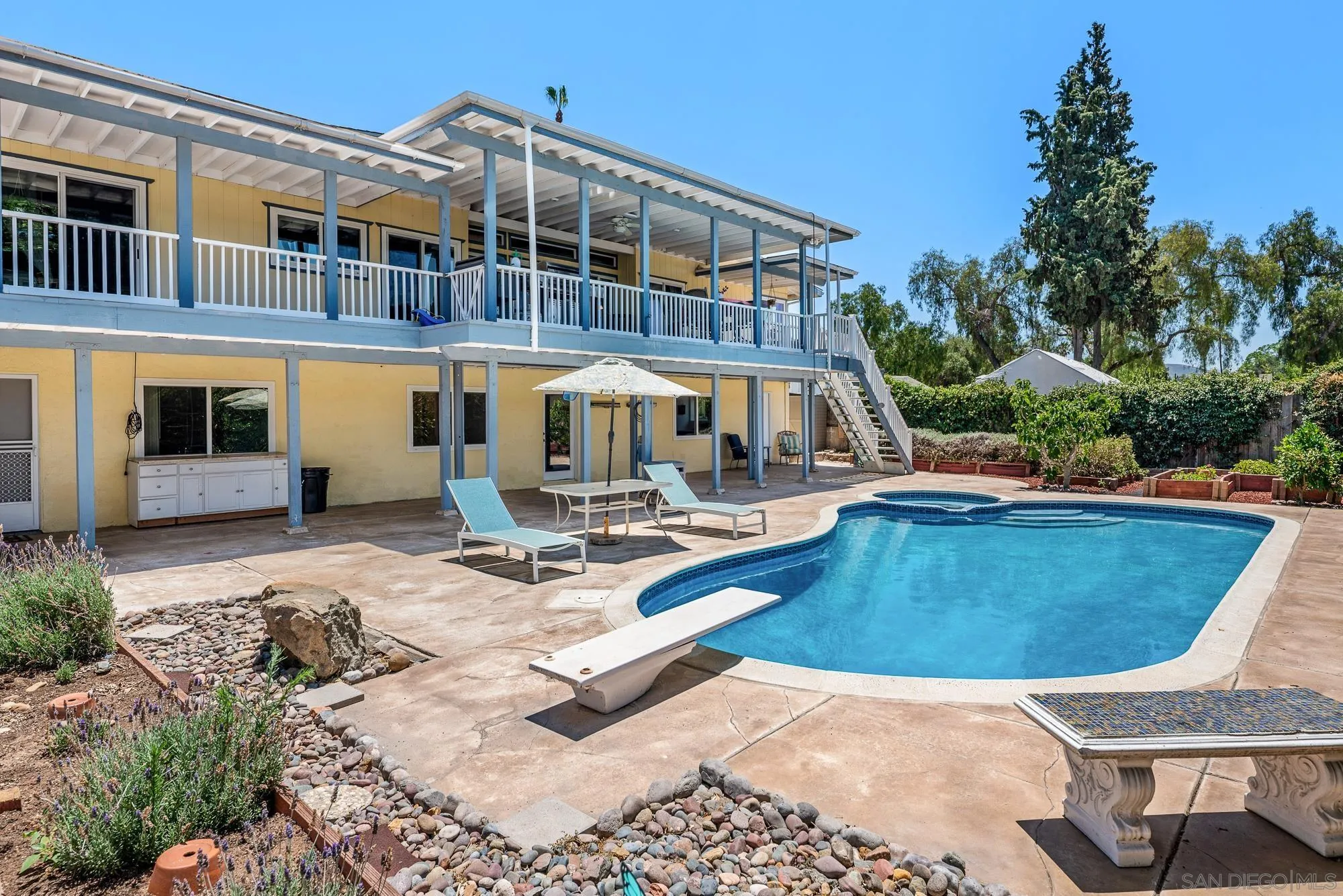 https://cdn.realtyfeed.com/cdn/127/250037142/3dfe42c23026383545c953af9f4cafdc.webp
