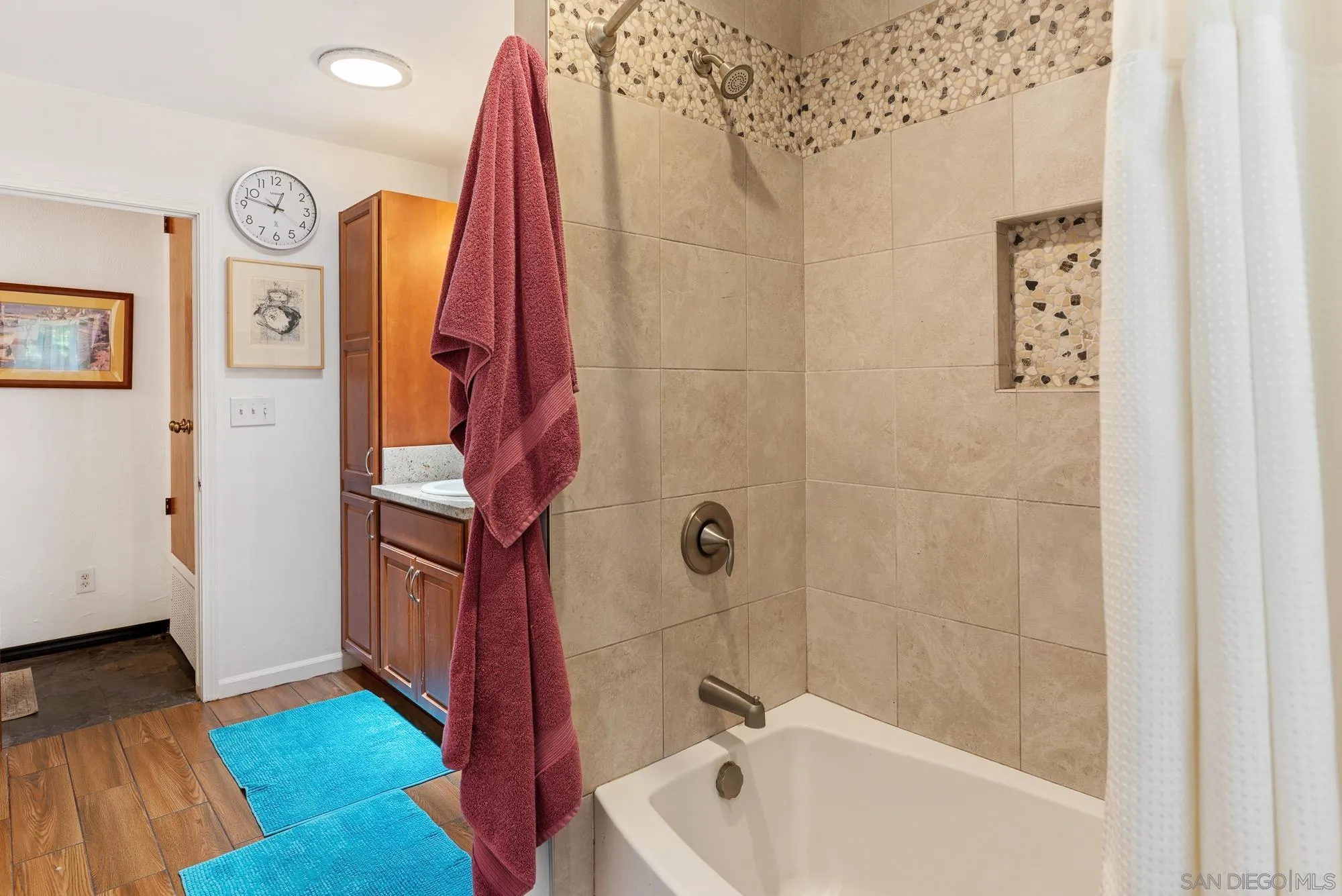 https://cdn.realtyfeed.com/cdn/127/250037142/6073df3a971b570b33dac033bc6d86be.webp