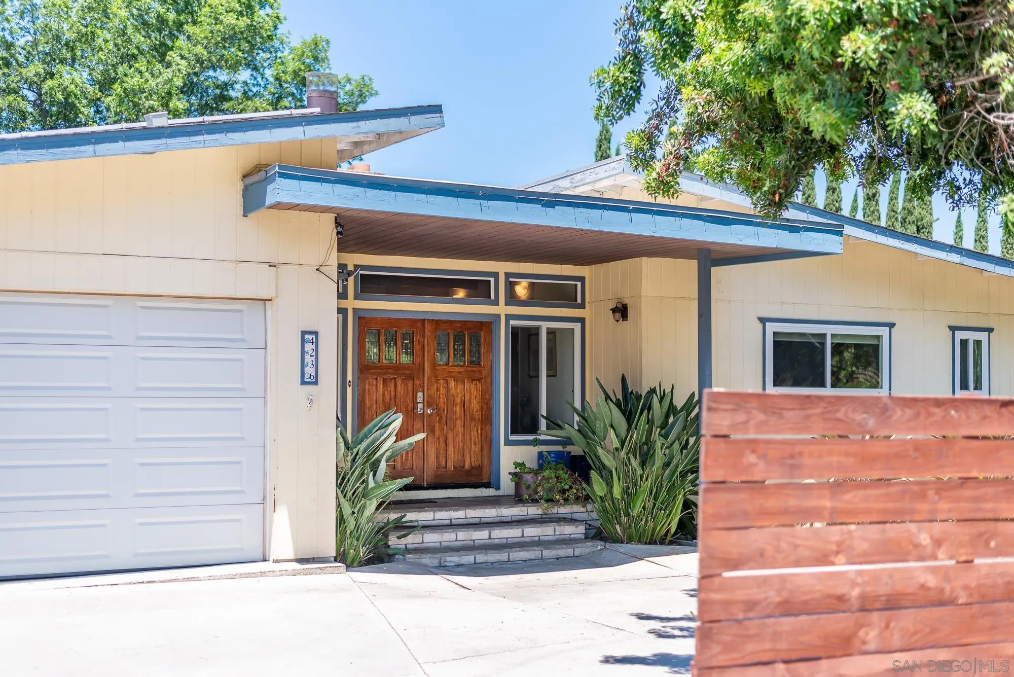 https://cdn.realtyfeed.com/cdn/127/250037142/696f1e71a3196ec88bbf180798ea6d55.webp