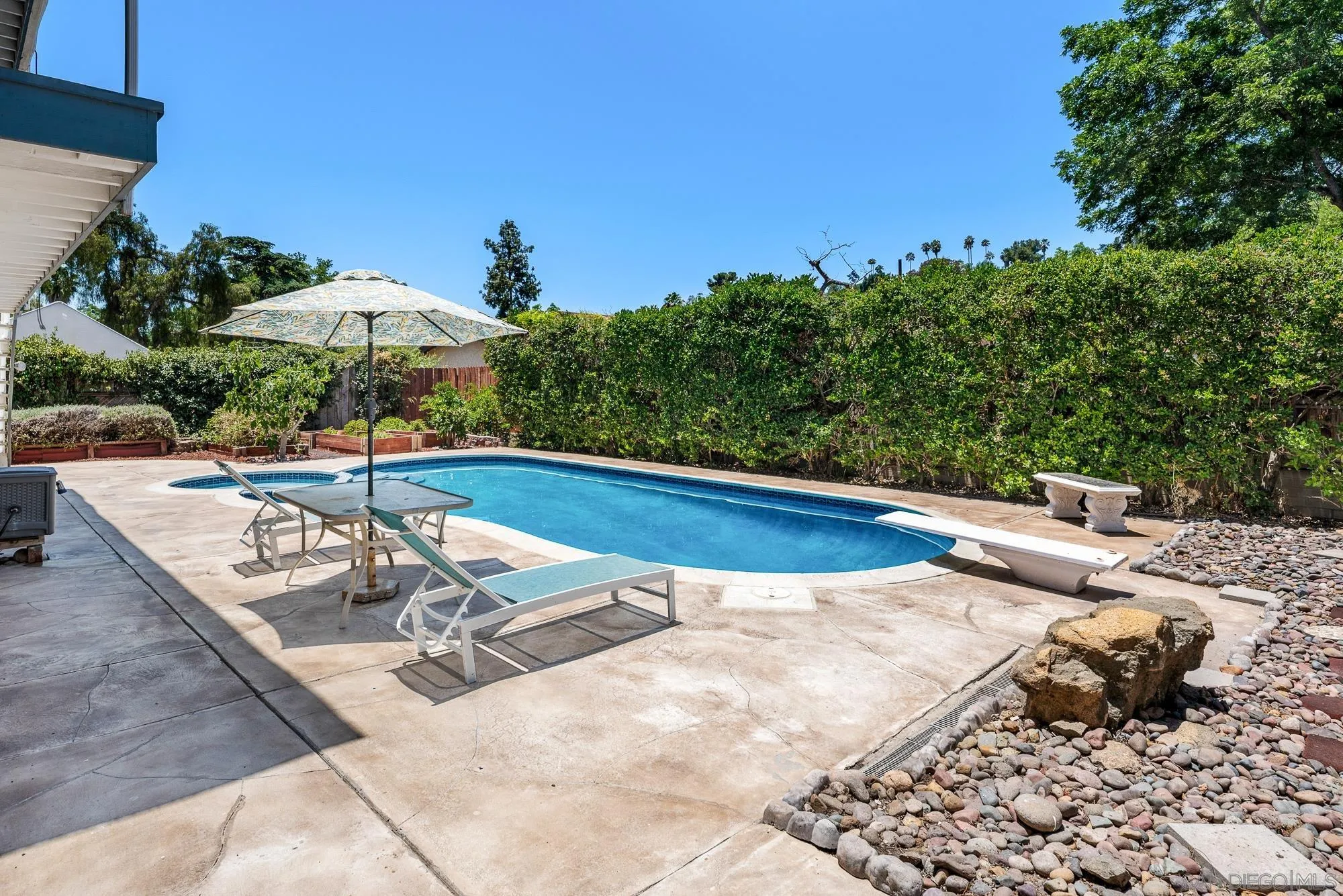https://cdn.realtyfeed.com/cdn/127/250037142/8d302d3ec83a505ac211ec762636fec4.webp